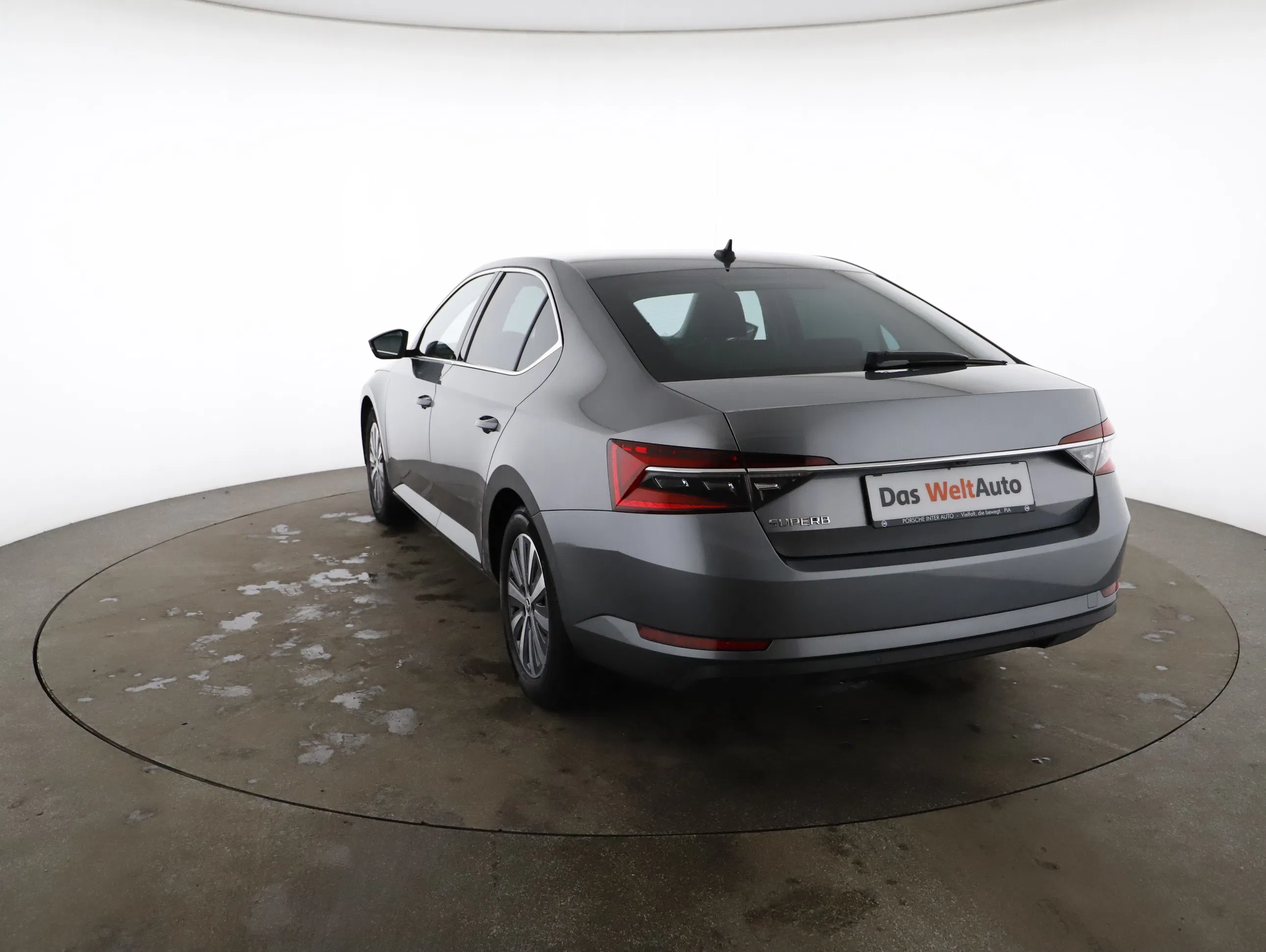 Skoda Superb 2.0 TDI Style DSG | Bild 19 von 23