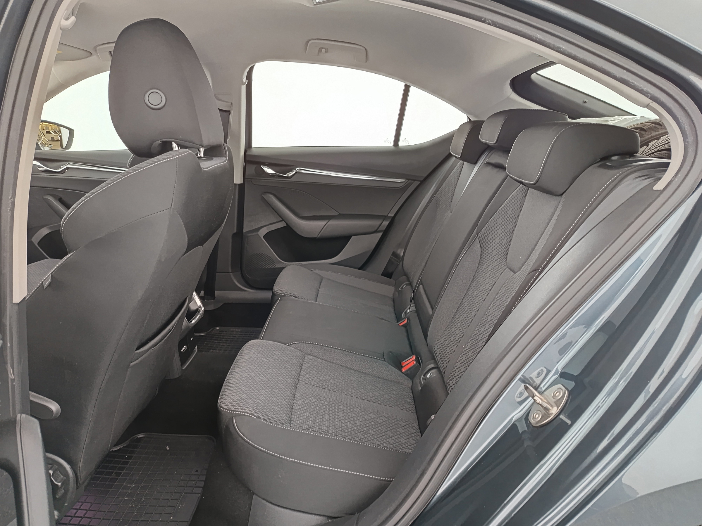 Skoda Octavia 2.0 TDI Style | Bild 29 von 31