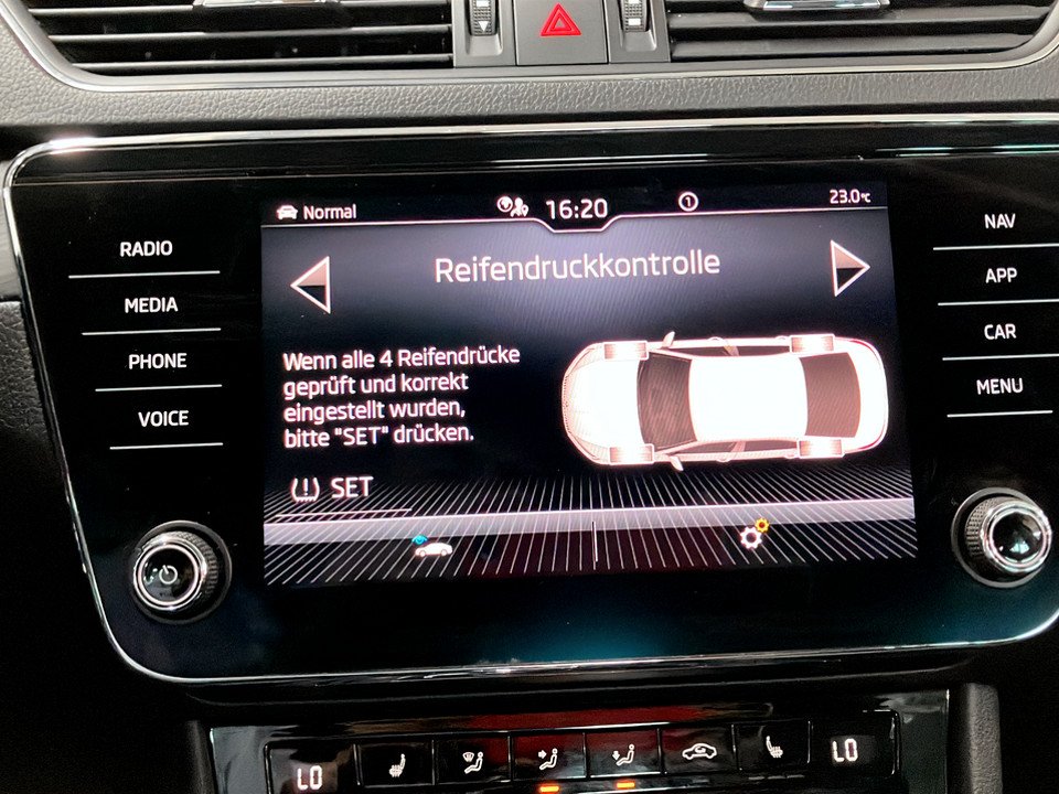 Skoda Superb 1.5 TSI Style Aut. | Bild 24 von 27