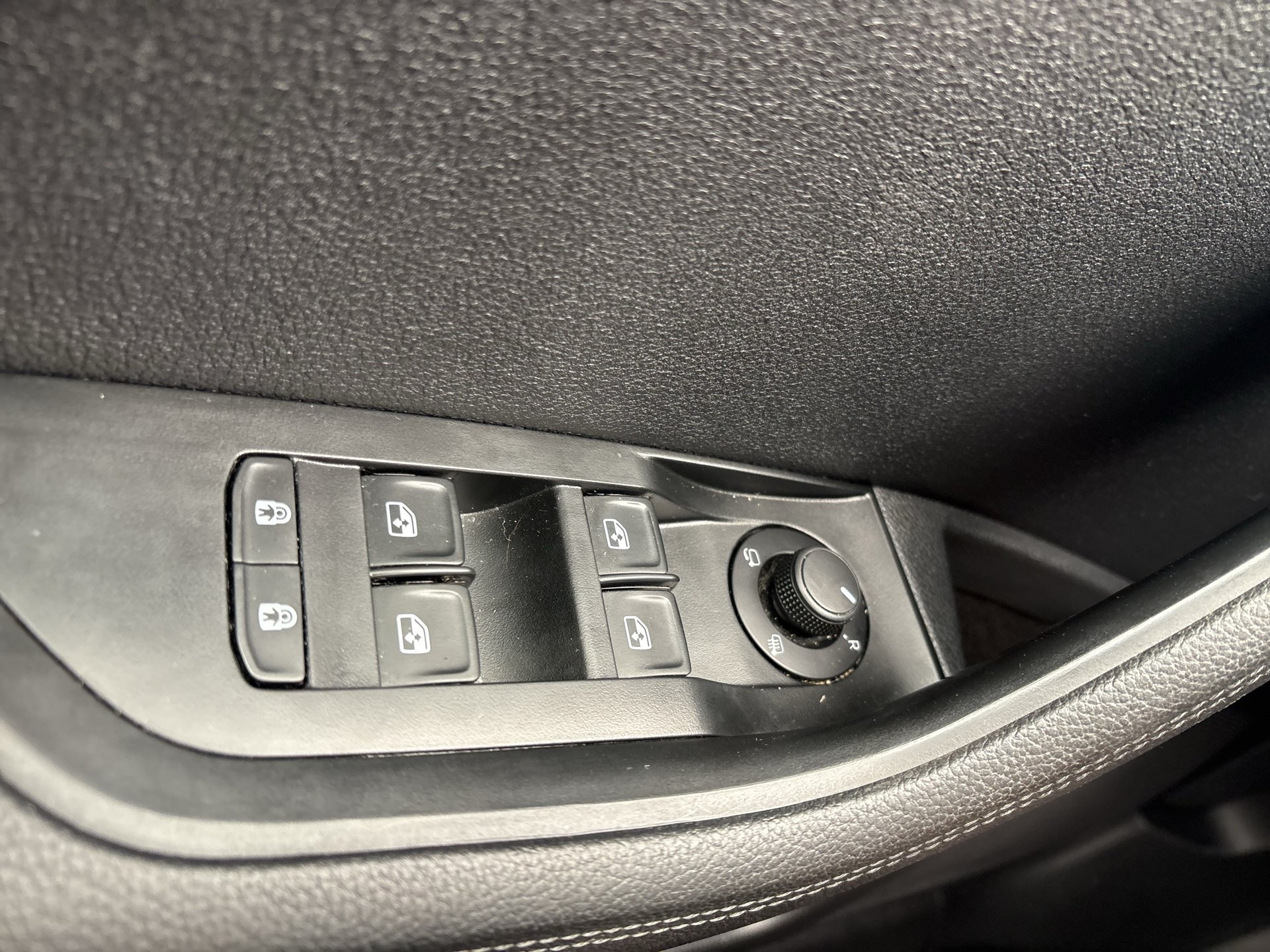 Skoda Superb 1.5 TSI ACT Style | Bild 9 von 19