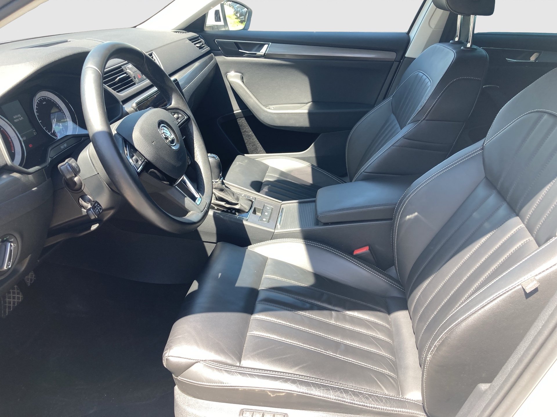 Skoda Superb 1.5 TSI Style Aut. | Bild 8 von 27