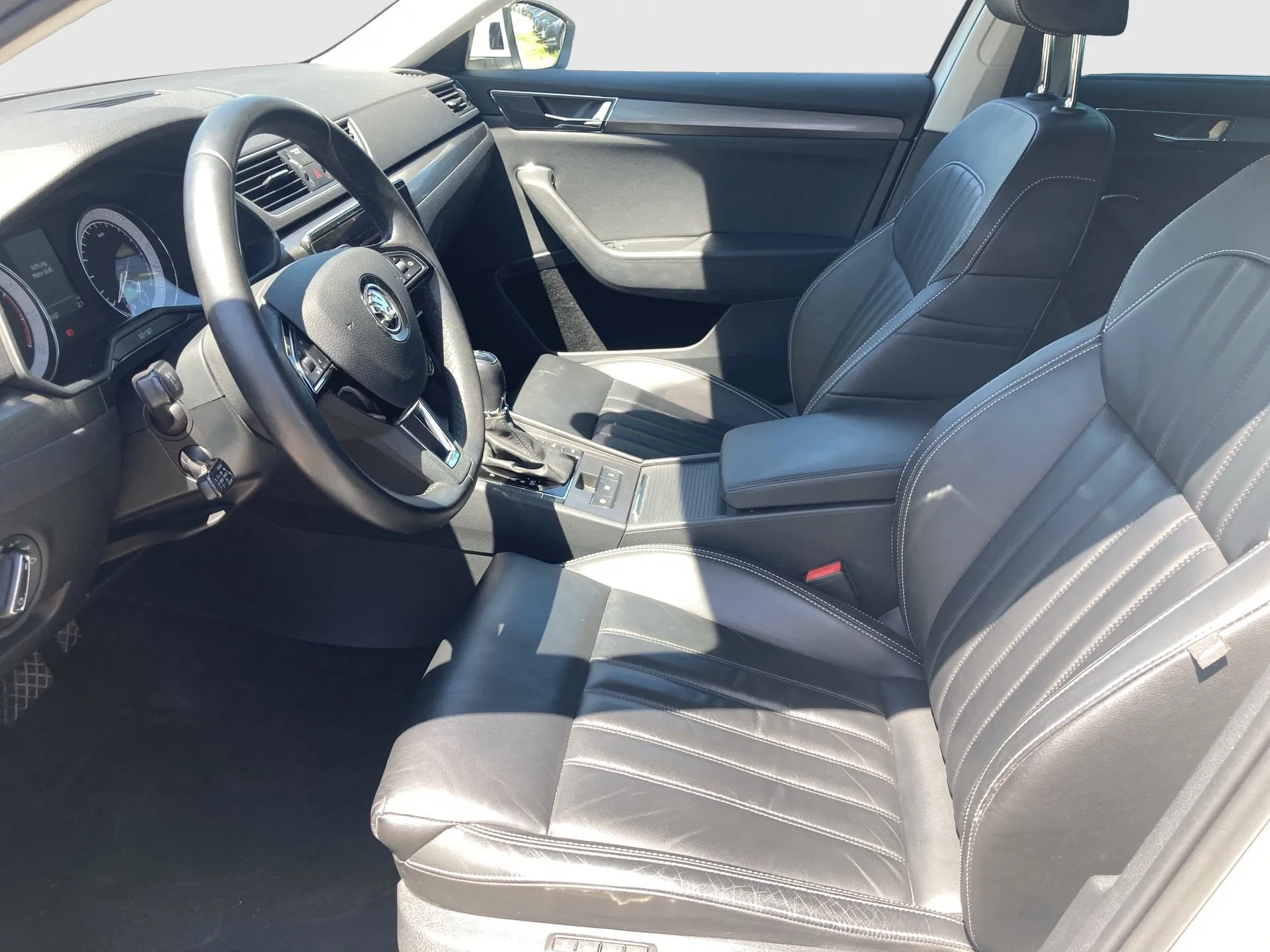 Skoda Superb 1.5 TSI Style Aut. | Bild 8 von 27