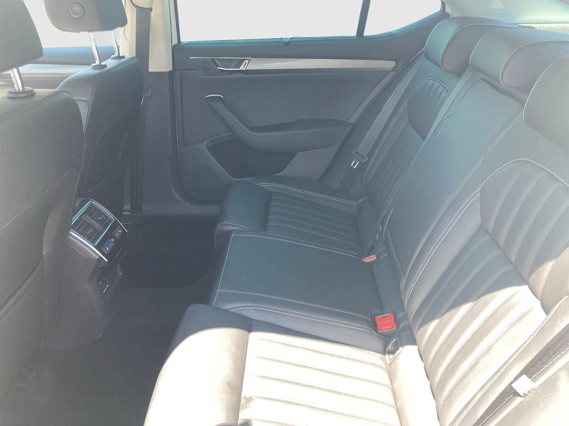 Skoda Superb 1.5 TSI Style Aut. | Bild 9 von 27