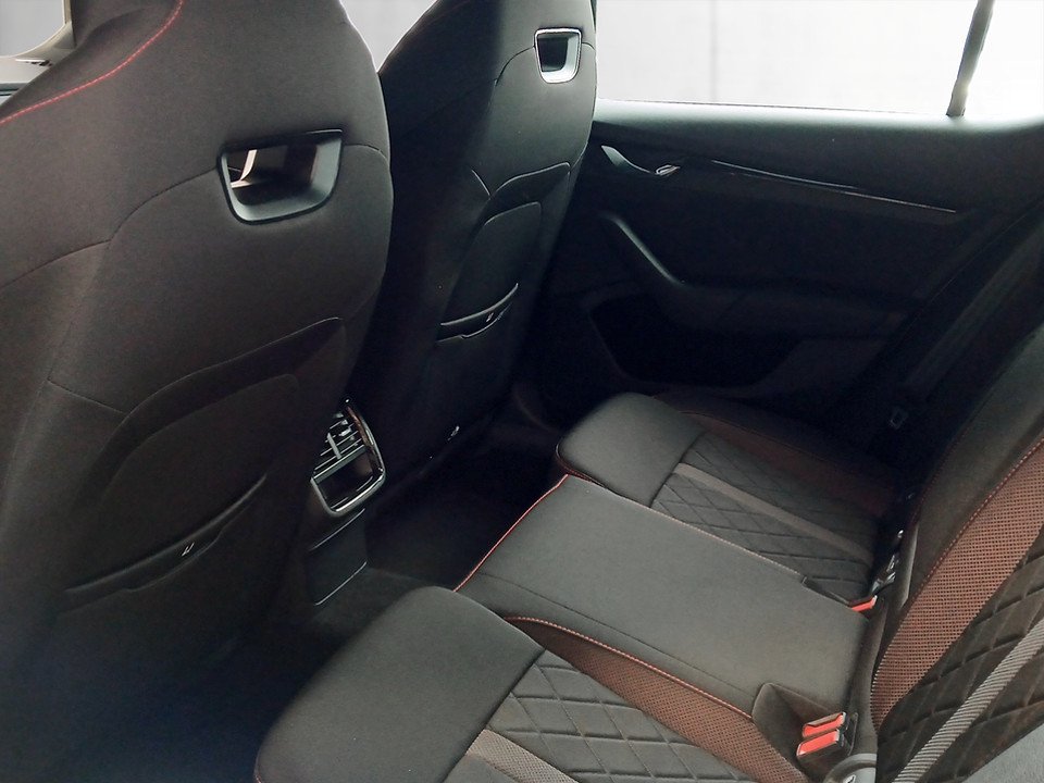 Skoda Octavia 2.0 TSI RS | Bild 21 von 22