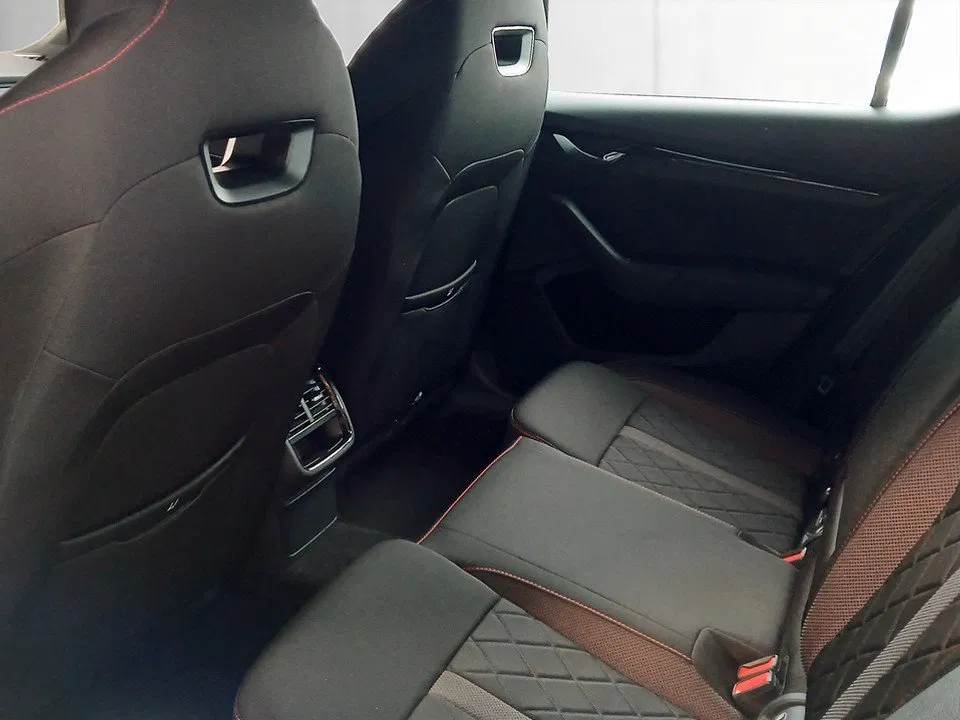 Skoda Octavia 2.0 TSI RS | Bild 21 von 22