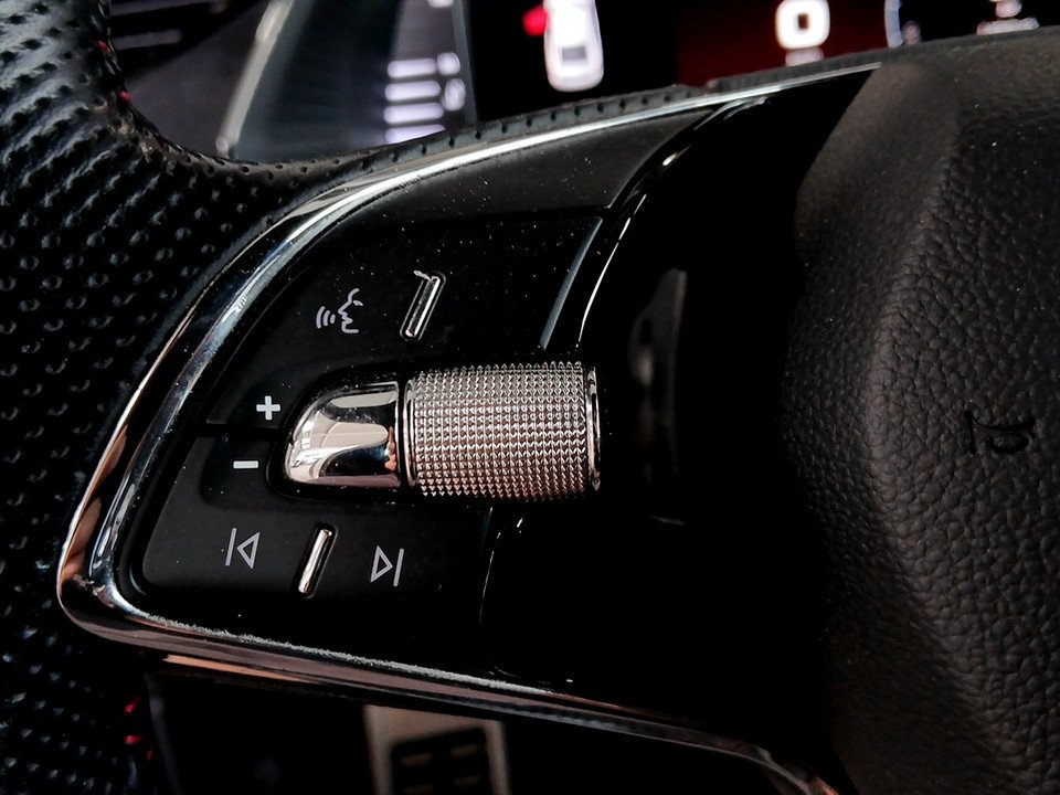 Skoda Octavia 2.0 TSI RS | Bild 14 von 22