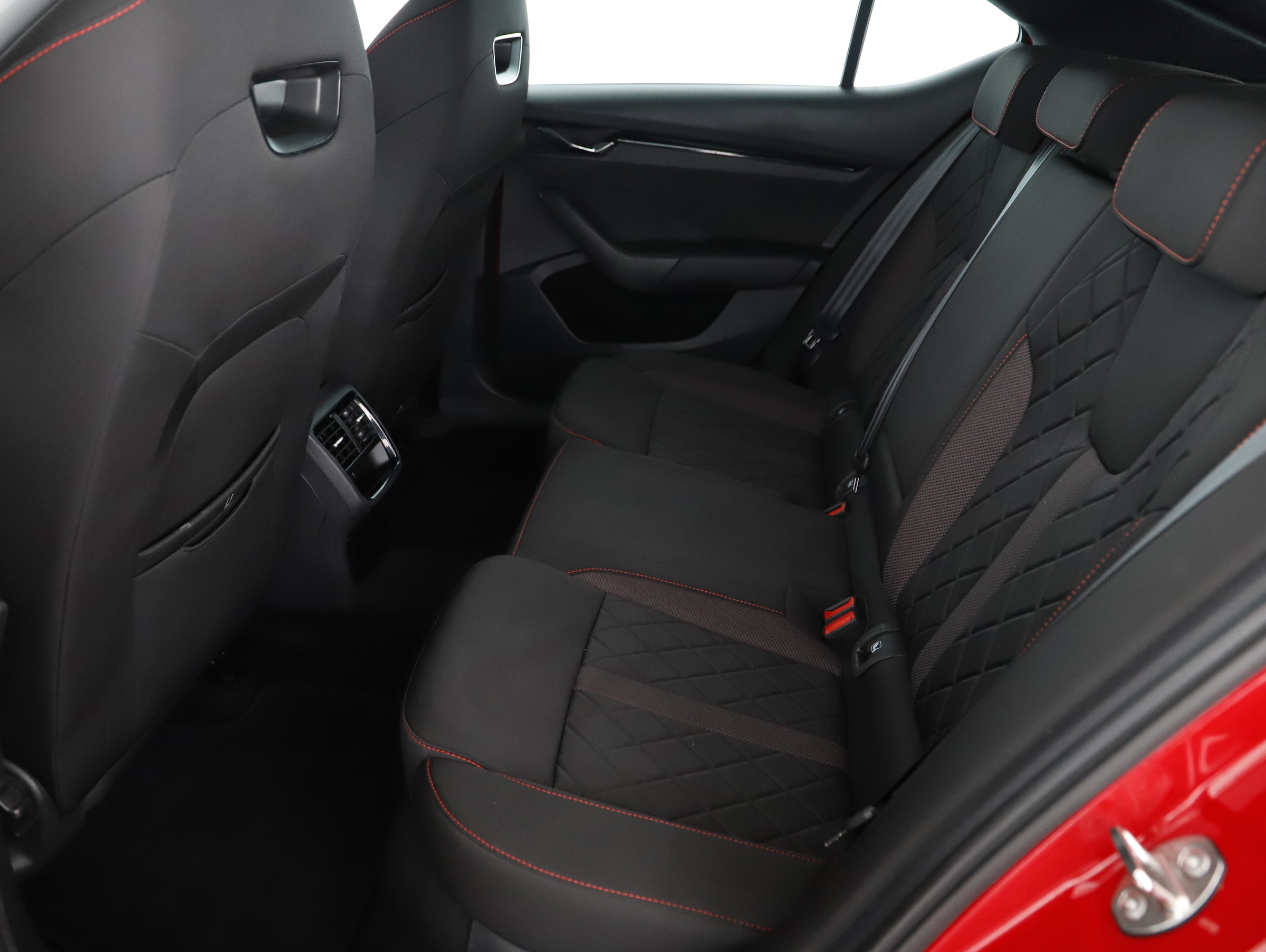 Skoda Octavia 1.4 TSI RS iV | Bild 2 von 20