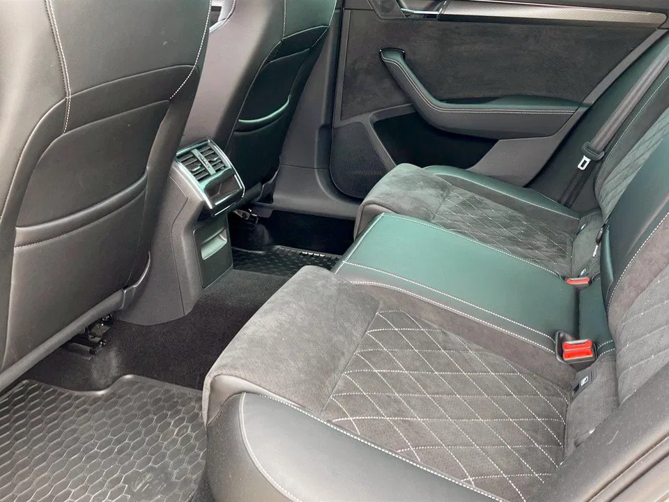 Skoda Superb 1.4 TSI iV Sportline DSG | Bild 9 von 21