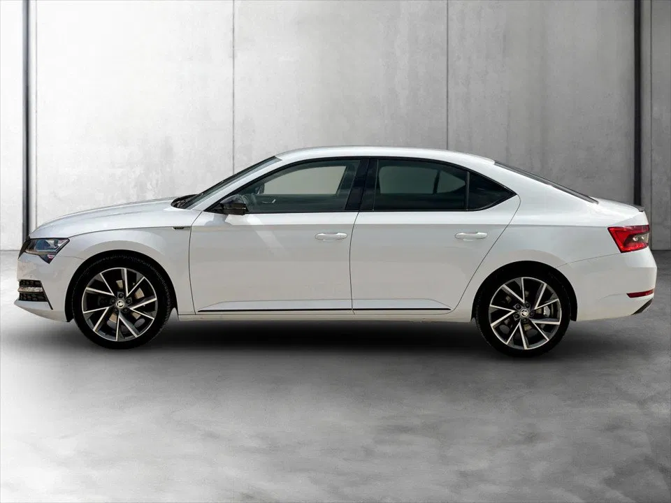 Skoda Superb 1.4 TSI iV Sportline DSG | Bild 19 von 21