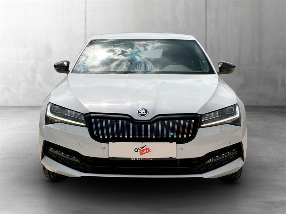 Skoda Superb 1.4 TSI iV Sportline DSG | Bild 17 von 21