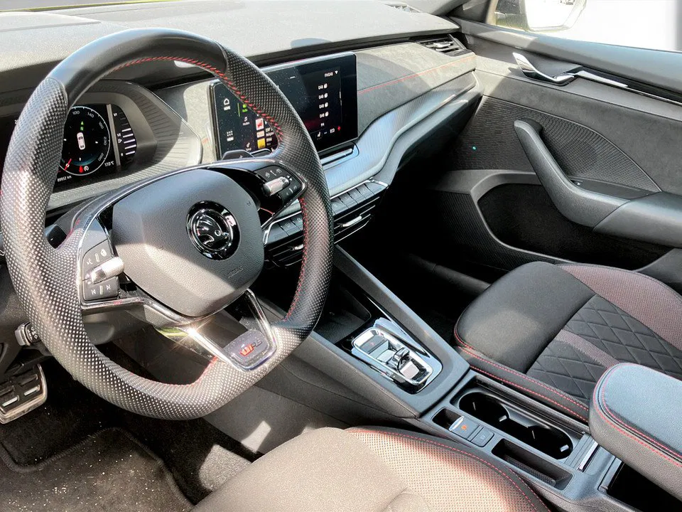 Skoda Octavia 1.4 TSI RS iV | Bild 7 von 25