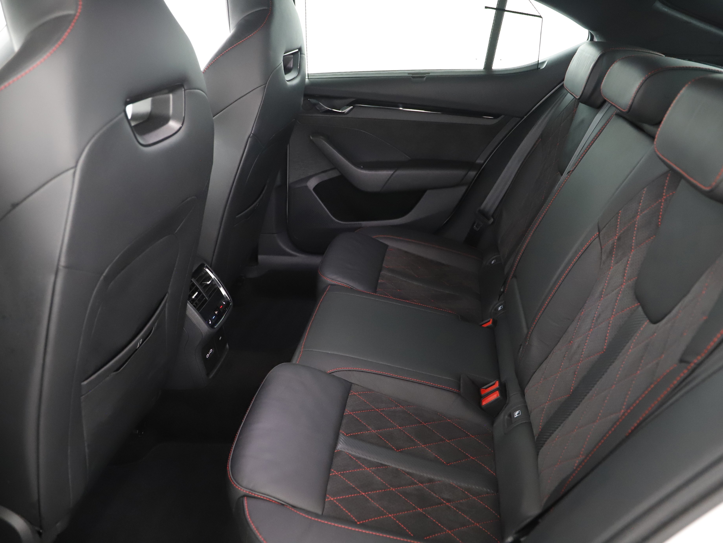 Skoda Octavia 1.4 TSI RS iV | Bild 20 von 25