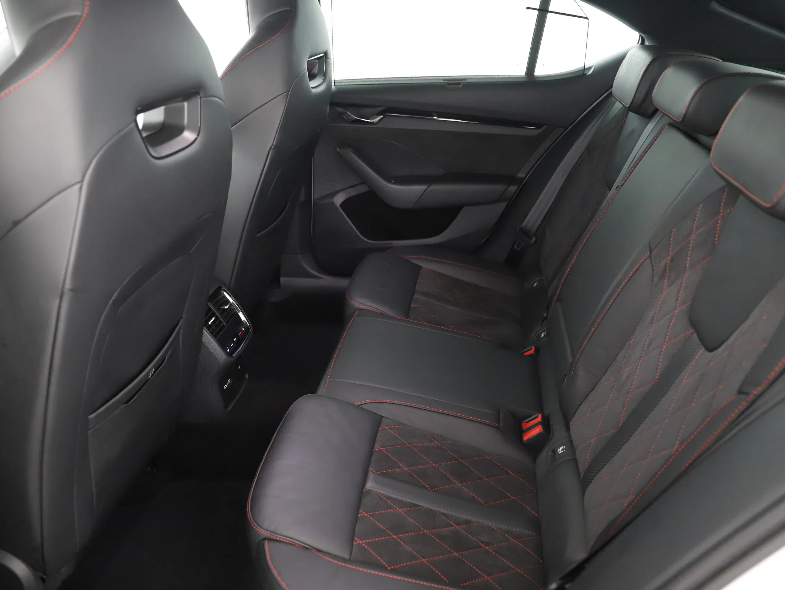 Skoda Octavia 1.4 TSI RS iV | Bild 20 von 25