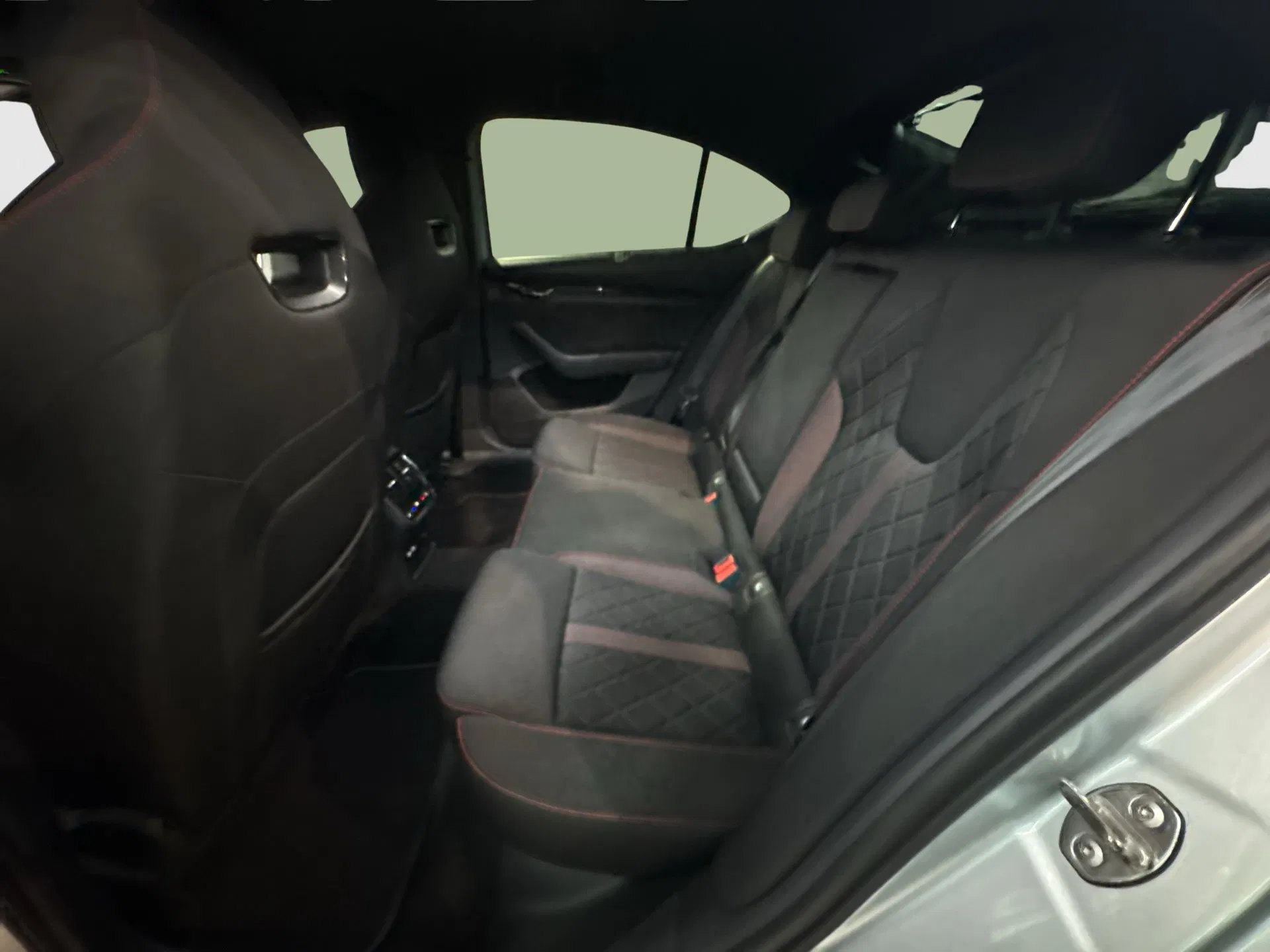 Skoda Octavia 2.0 TDI RS | Bild 17 von 21