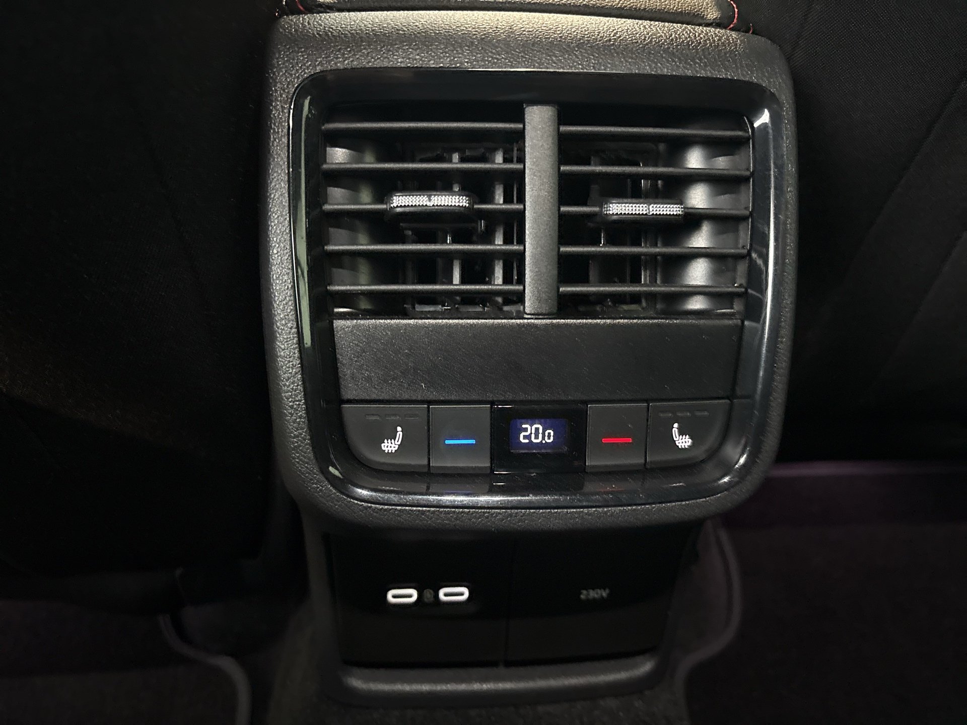 Skoda Octavia 2.0 TDI RS | Bild 18 von 21