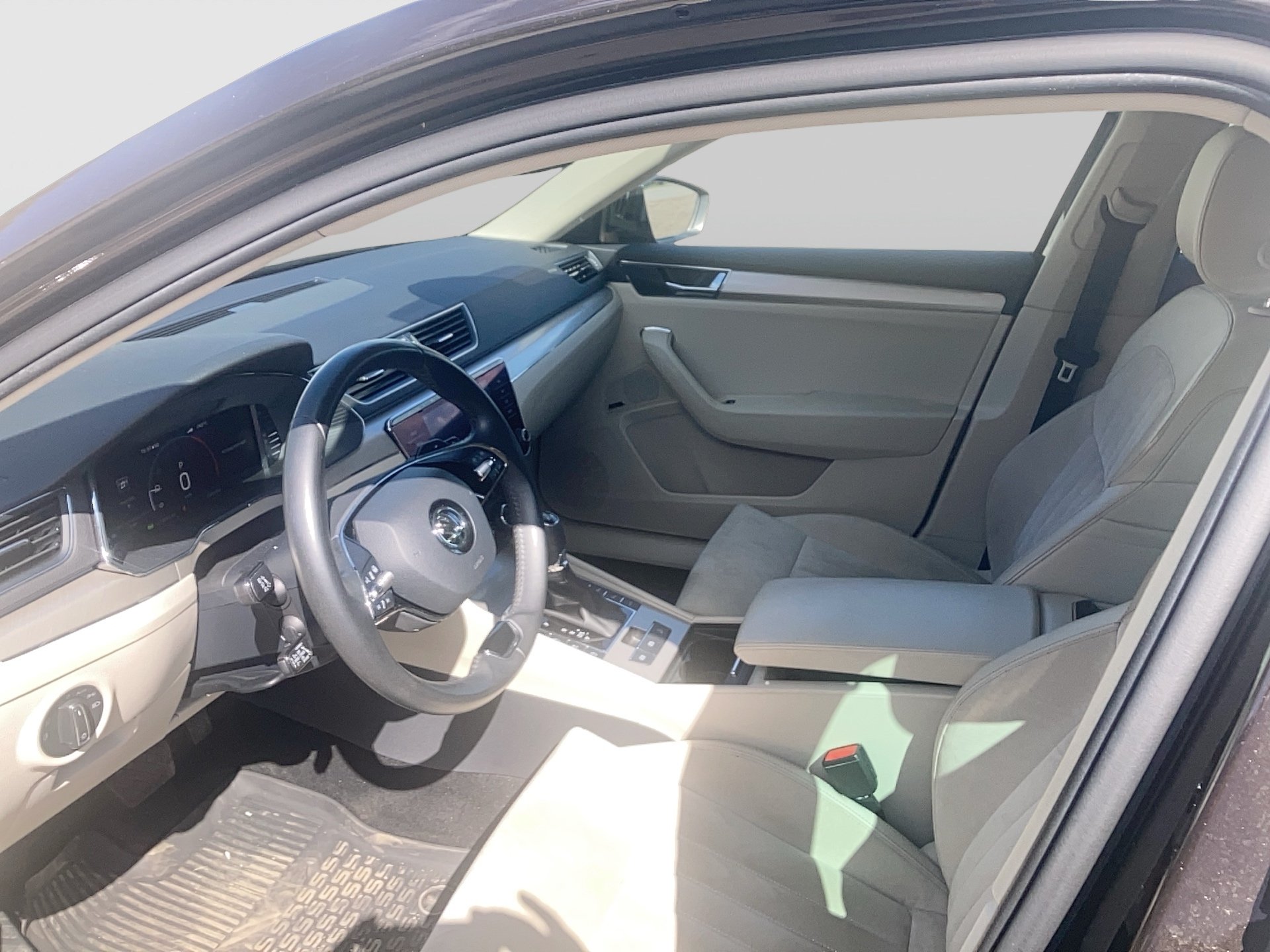 Skoda Superb 2.0 TDI Style 4X4 DSG | Bild 13 von 27