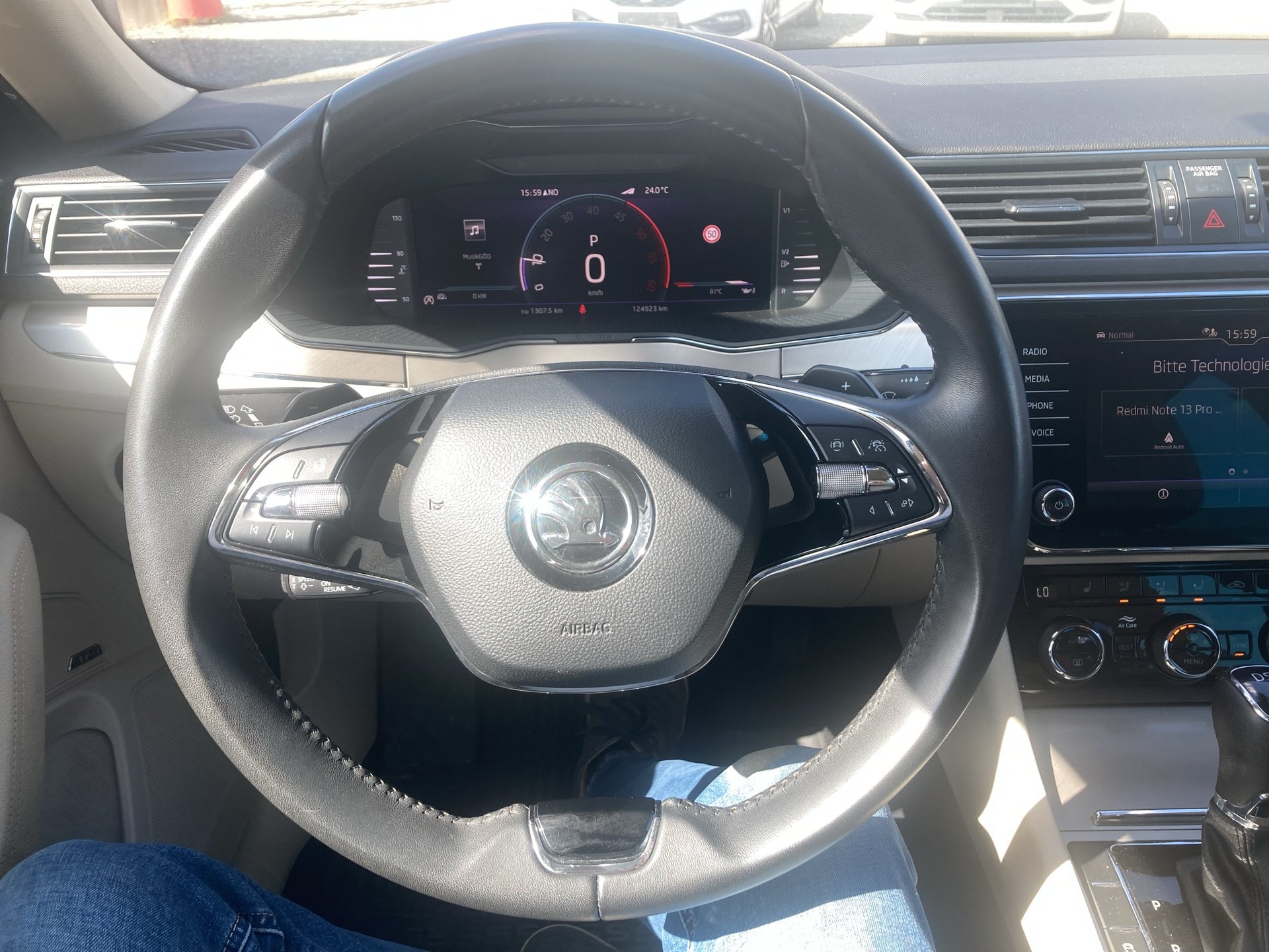 Skoda Superb 2.0 TDI Style 4X4 DSG | Bild 14 von 27