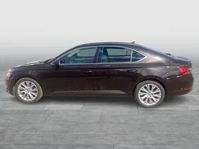 Skoda Superb 2.0 TDI Style 4X4 DSG | Thumbnail 3 von 27