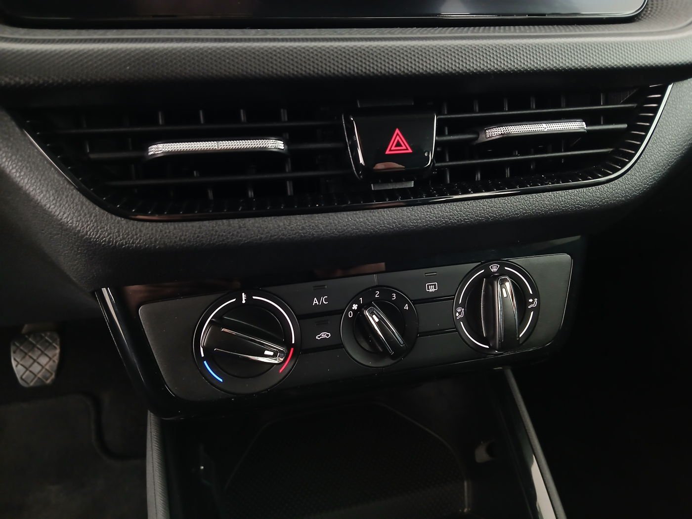 Skoda Fabia 1.0 MPI Ambition | Bild 14 von 19