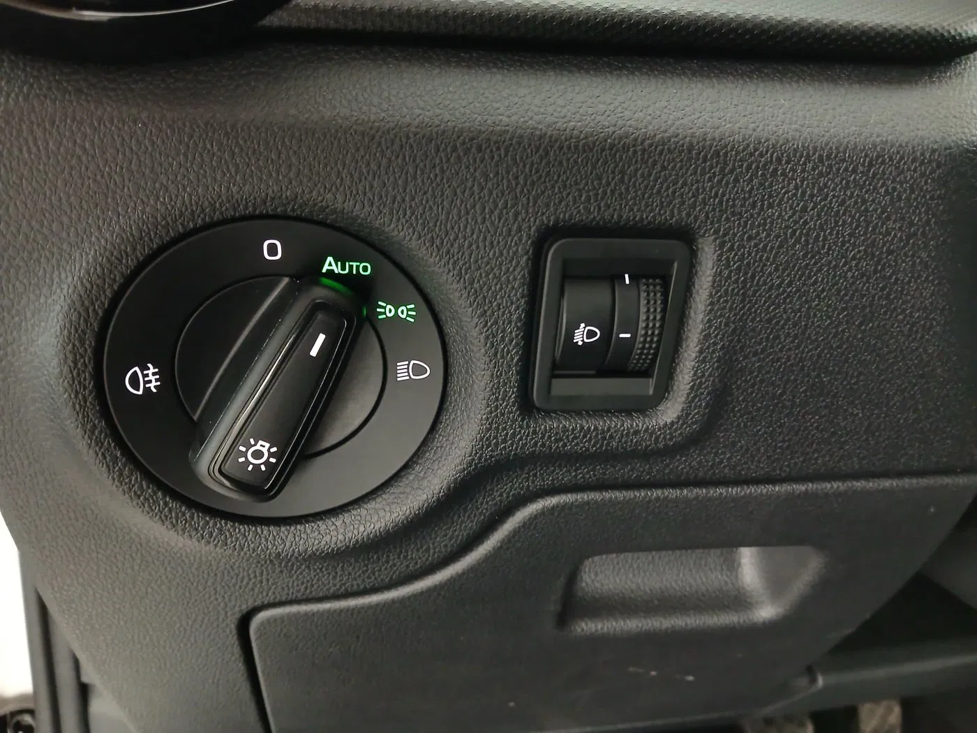 Skoda Fabia 1.0 MPI Ambition | Bild 7 von 19