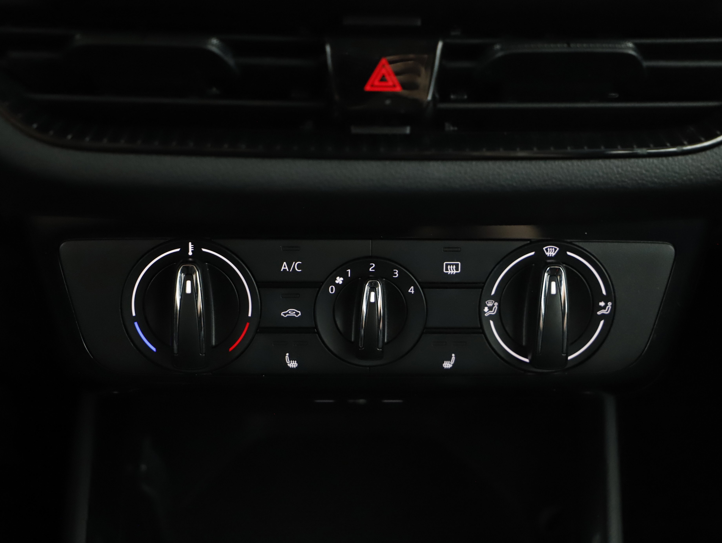Skoda Fabia 1.0 MPI Essence | Bild 14 von 18