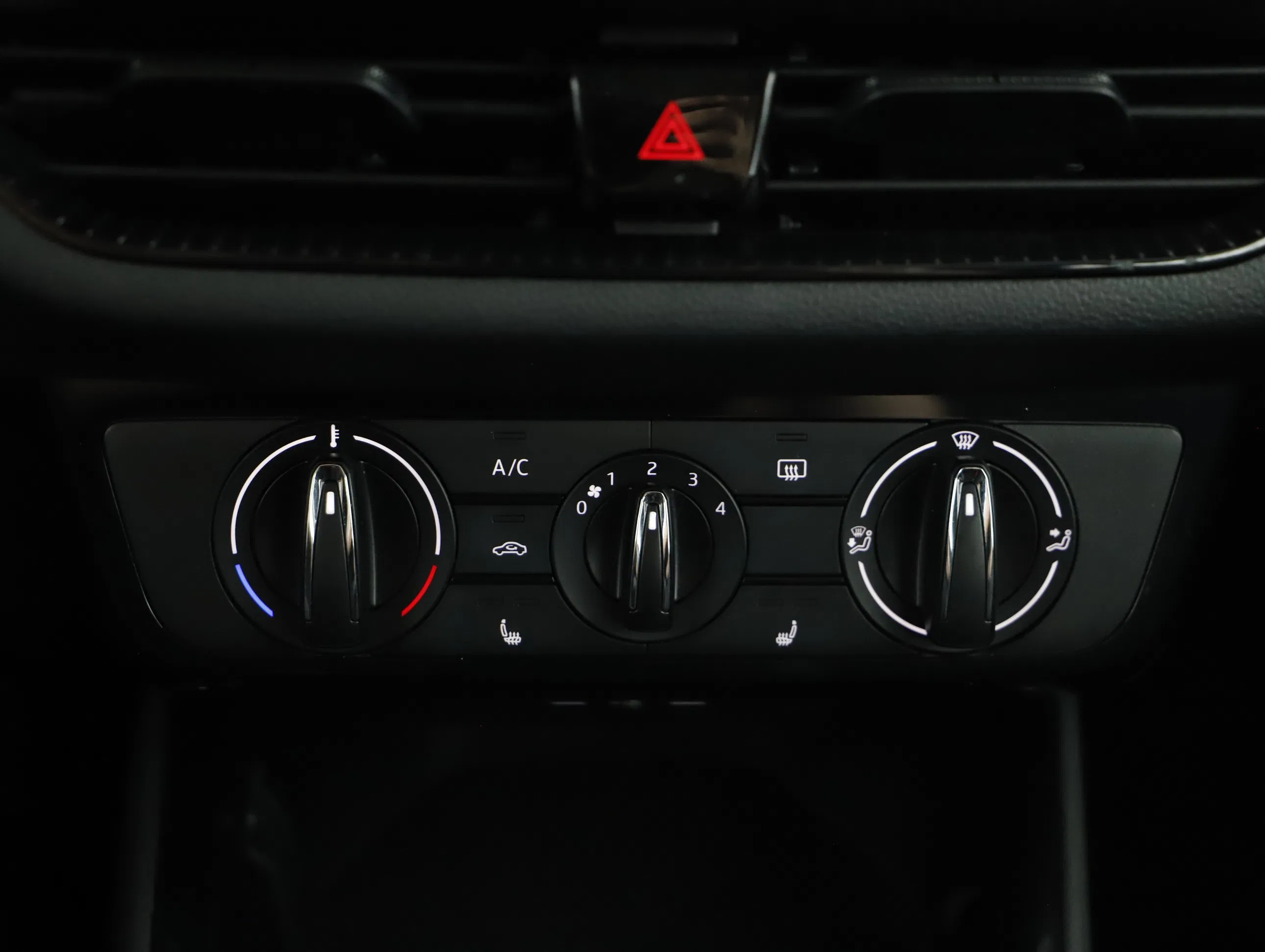 Skoda Fabia 1.0 MPI Essence | Bild 14 von 18