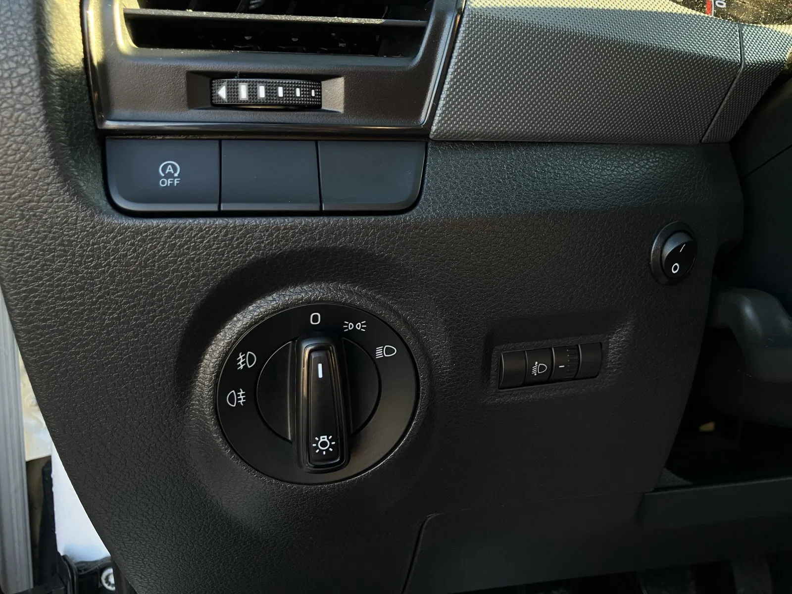 Skoda FABIA Active 1.0 TSI | Bild 7 von 18