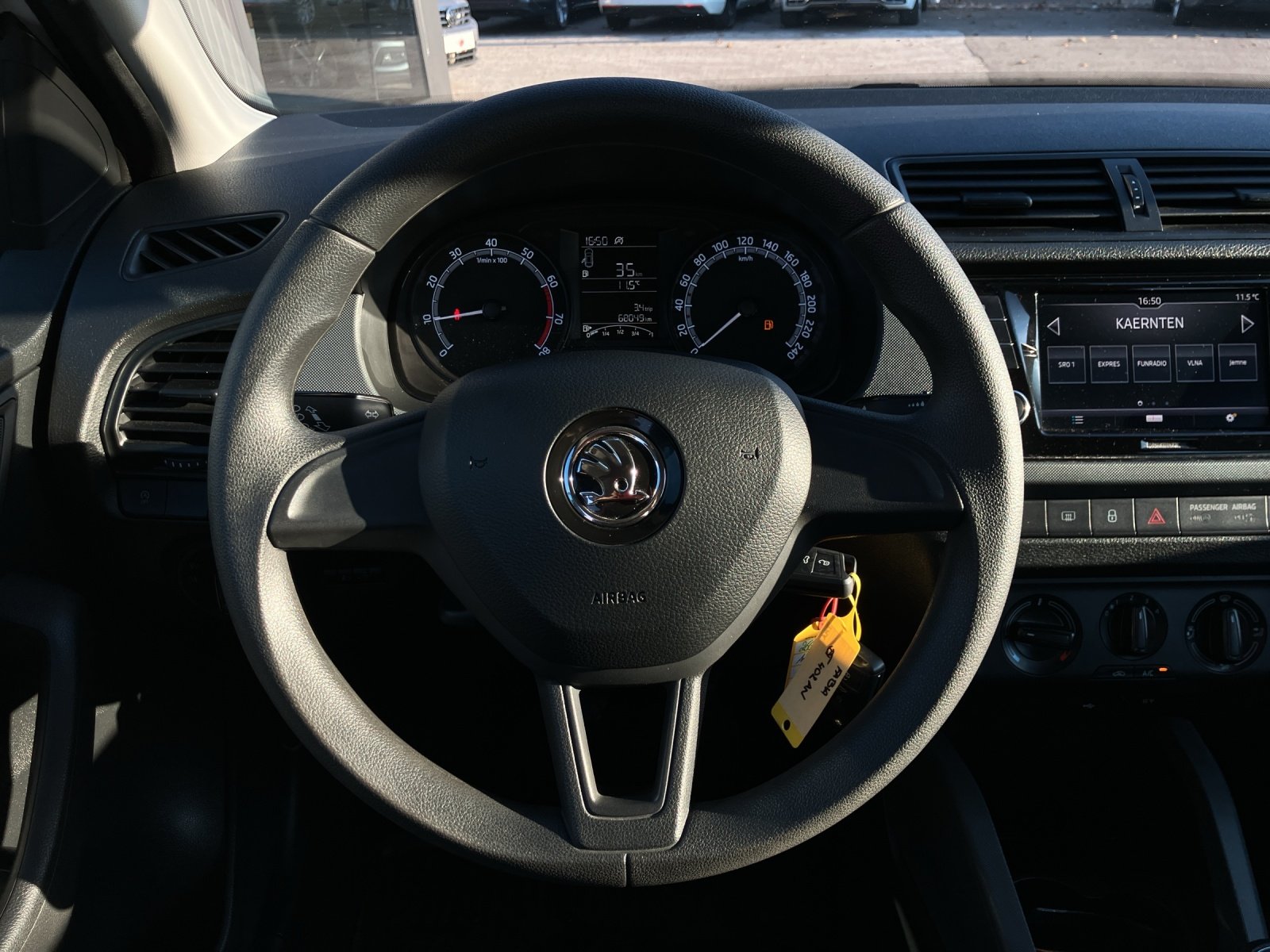 Skoda FABIA Active 1.0 TSI | Bild 8 von 18