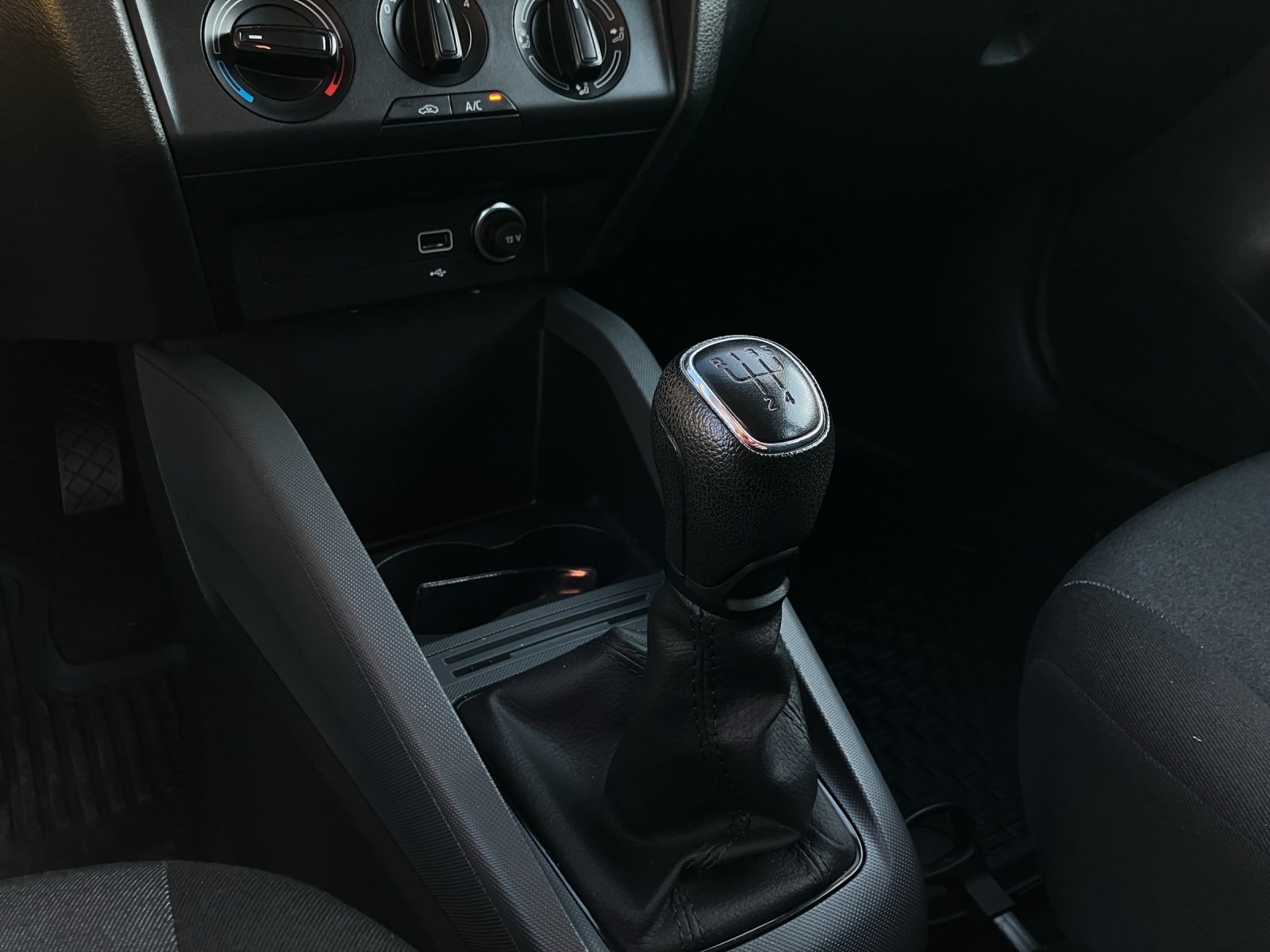 Skoda FABIA Active 1.0 TSI | Bild 10 von 18