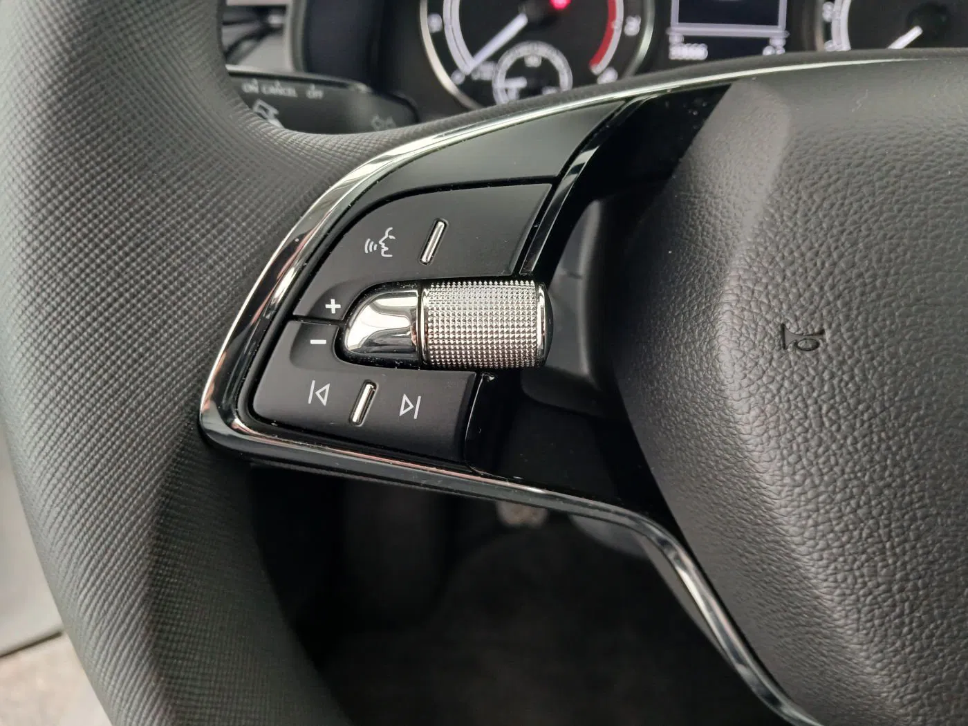 Skoda Scala 1.0 TSI Sport | Bild 10 von 21