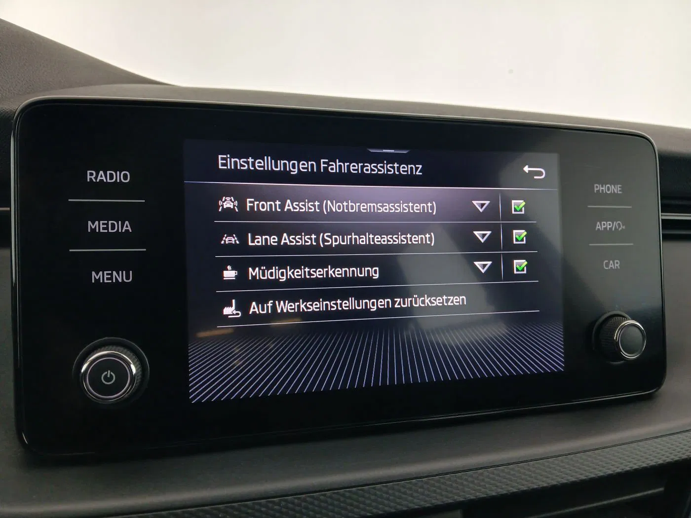 Skoda Scala 1.0 TSI Sport | Bild 20 von 27