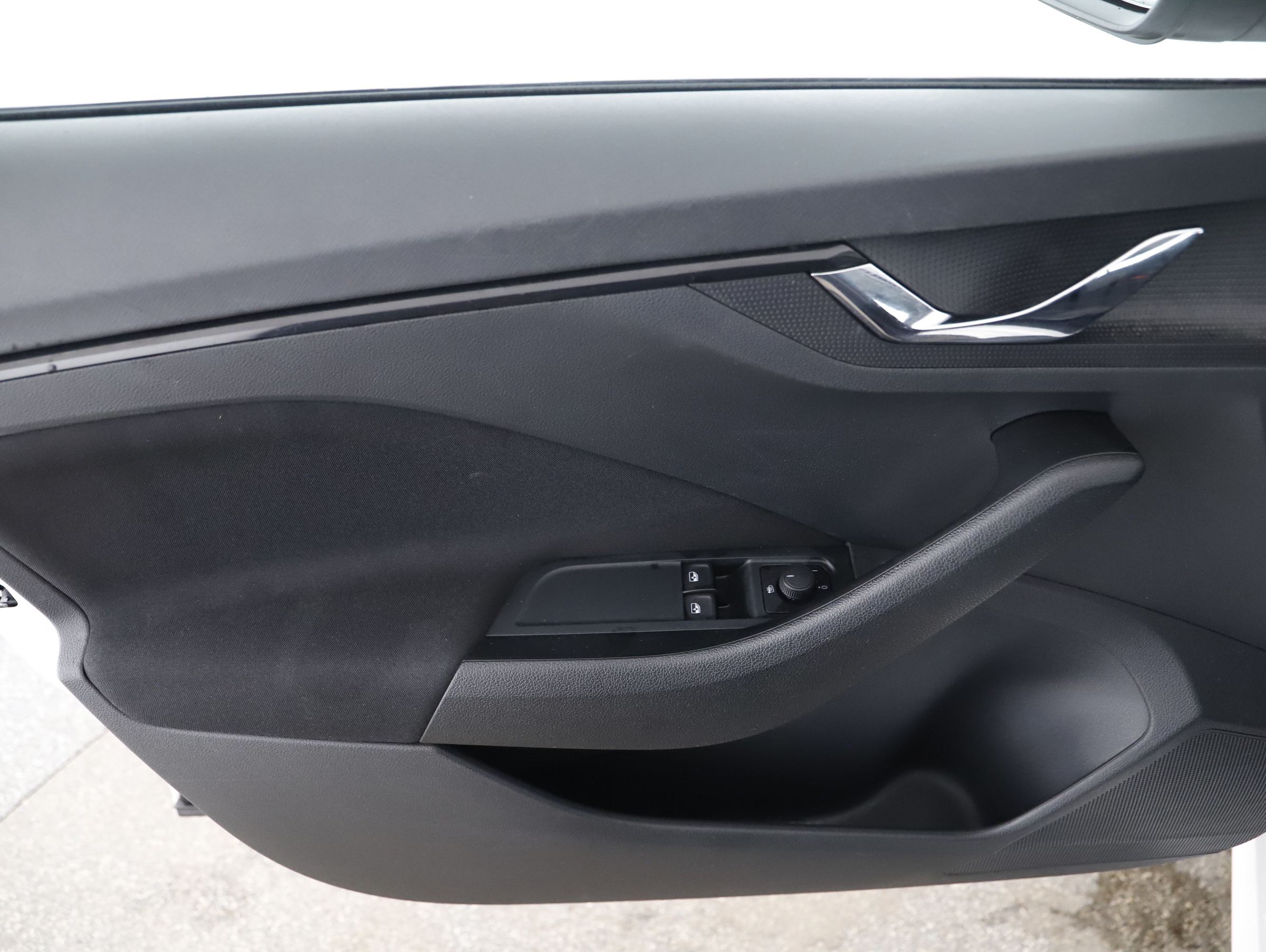 Skoda Kamiq 1.0 TSI SC | Bild 12 von 19