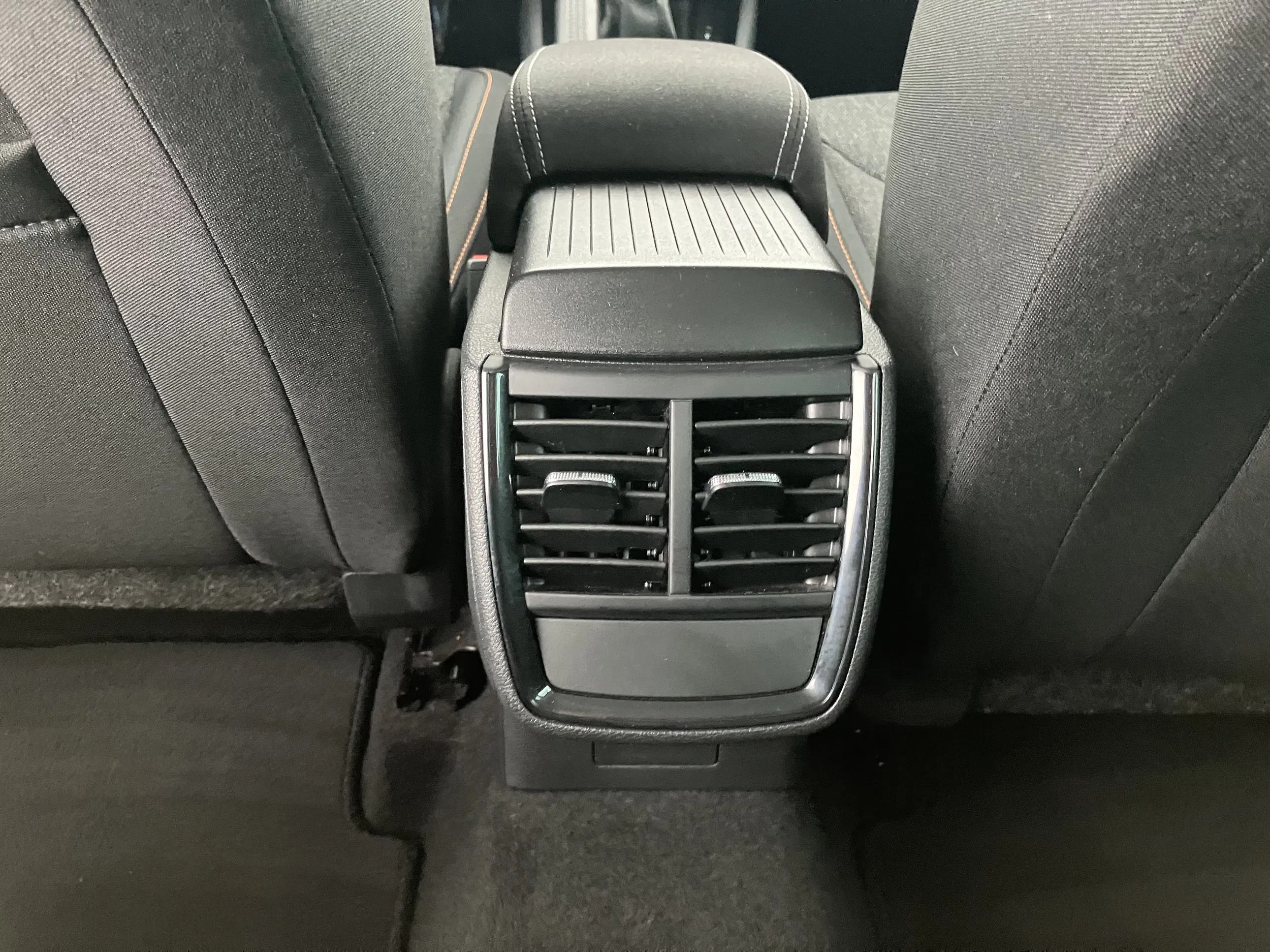 Skoda Kamiq 1.0 TSI Ambition | Bild 2 von 31