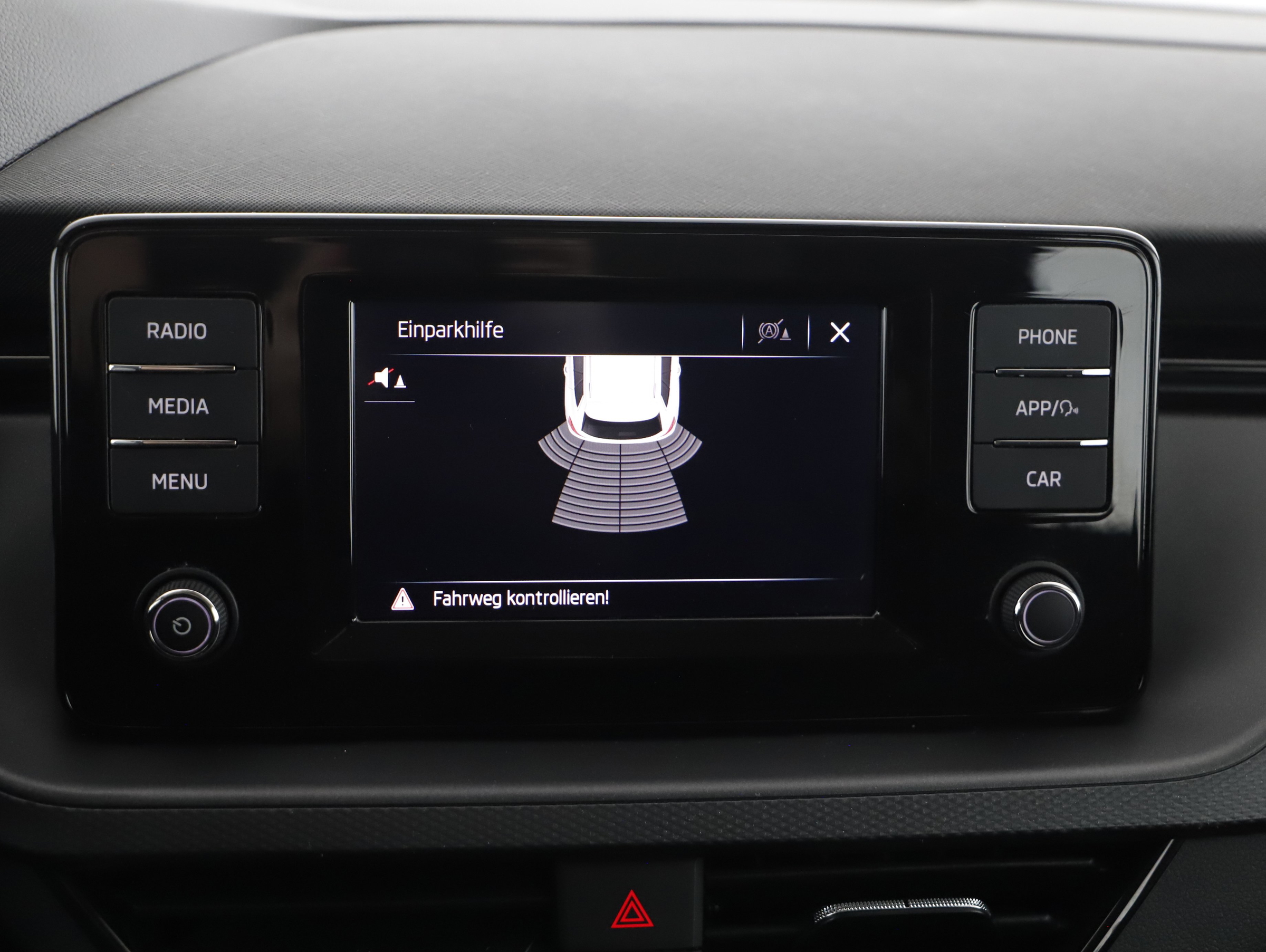 Skoda Kamiq 1.0 TSI SC | Bild 19 von 25