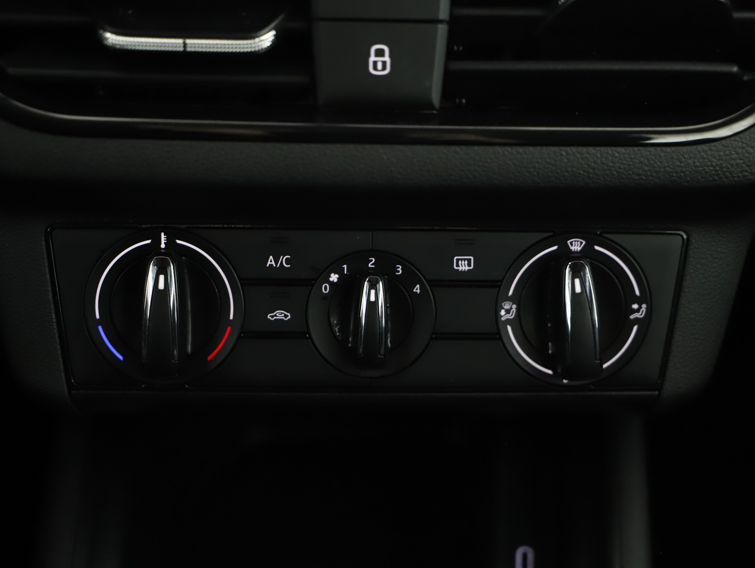 Skoda Kamiq 1.0 TSI SC | Bild 20 von 25