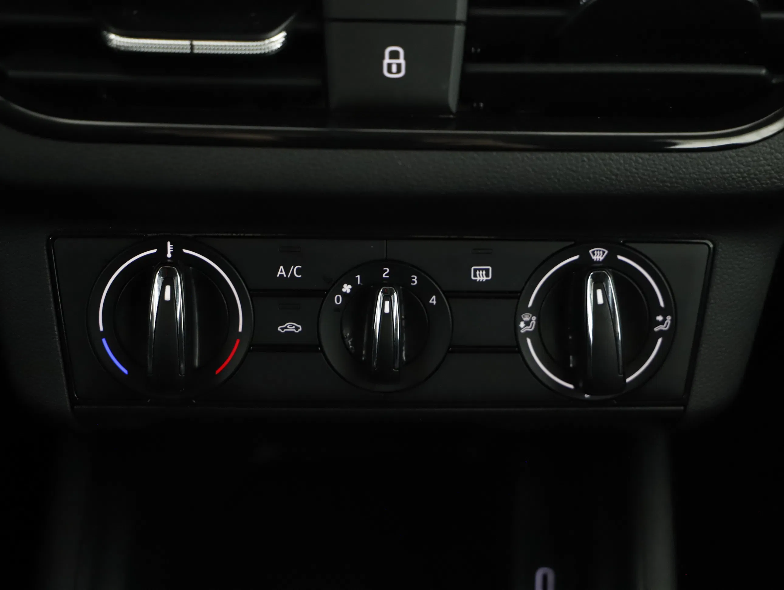 Skoda Kamiq 1.0 TSI SC | Bild 20 von 25