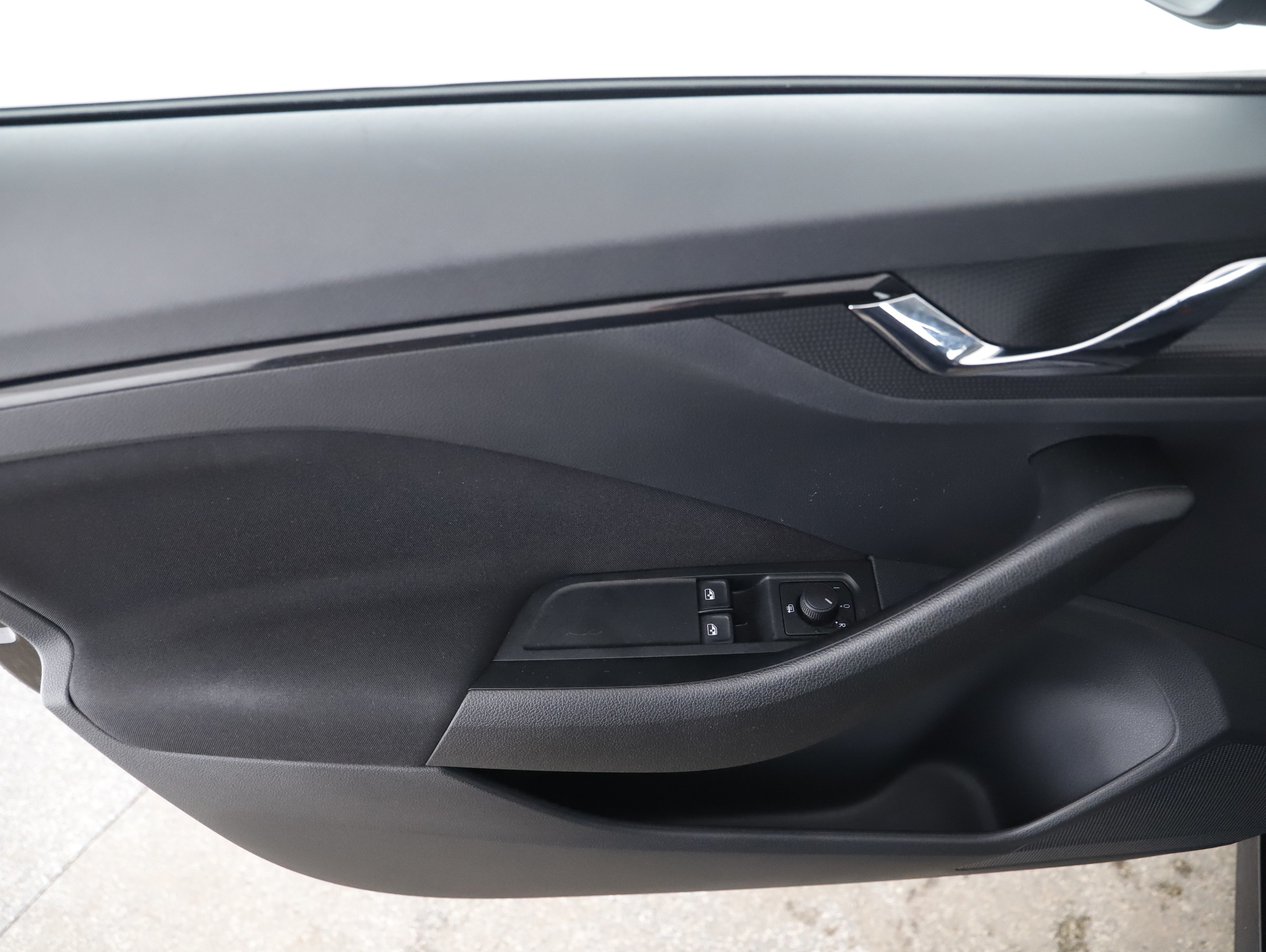 Skoda Kamiq 1.0 TSI SC | Bild 8 von 25