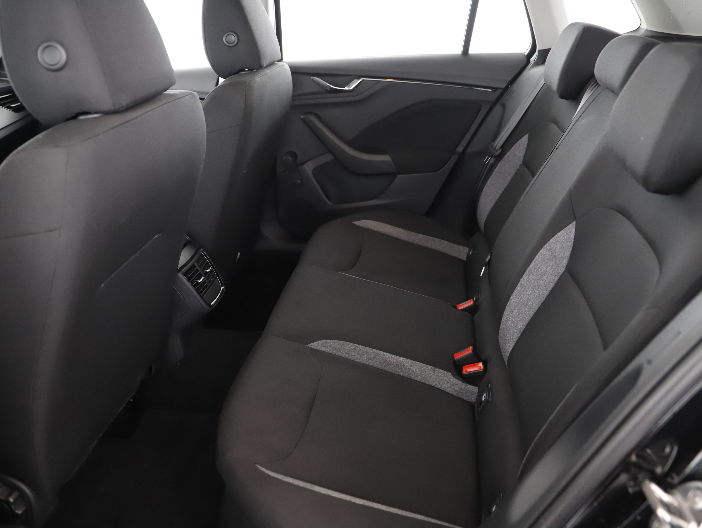 Skoda Kamiq 1.0 TSI SC | Bild 10 von 25