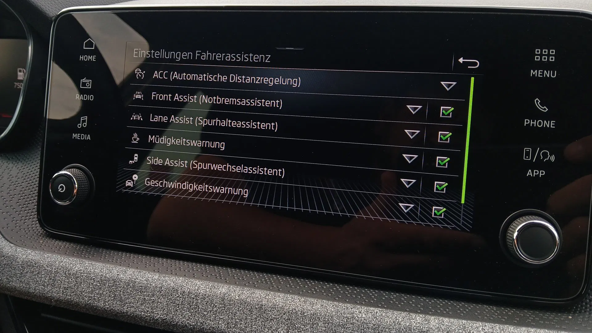 Skoda Kamiq 1.0 TSI Selection | Bild 16 von 22