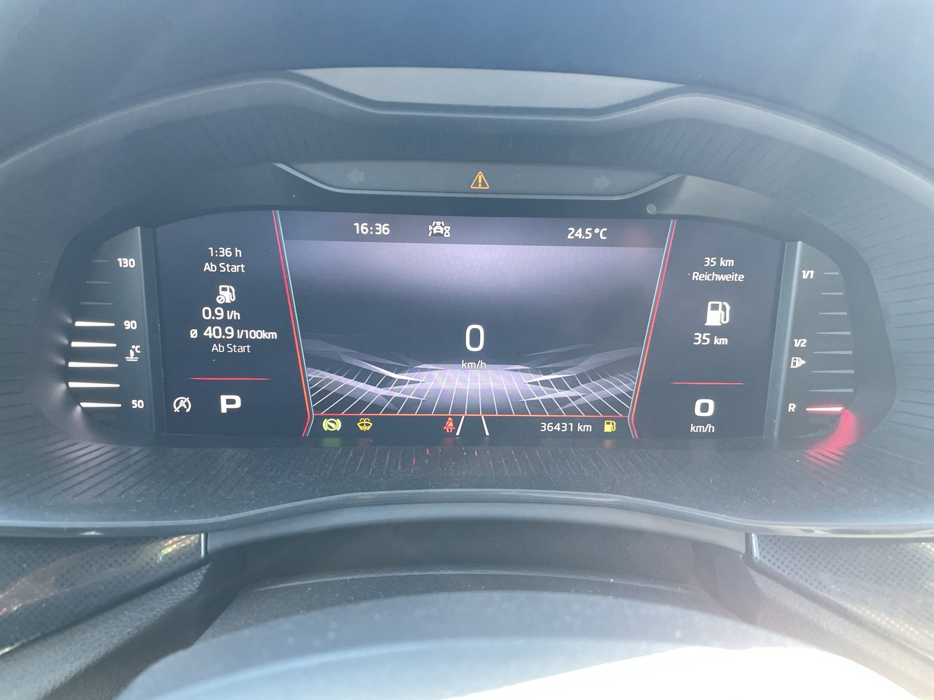 Skoda Kamiq 1.0 TSI Monte Carlo | Bild 14 von 24