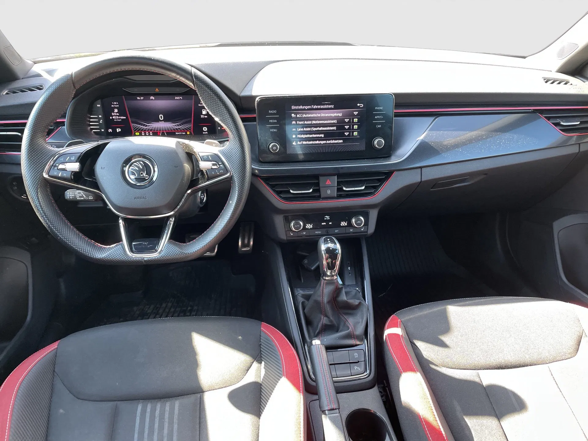 Skoda Kamiq 1.0 TSI Monte Carlo | Bild 10 von 24