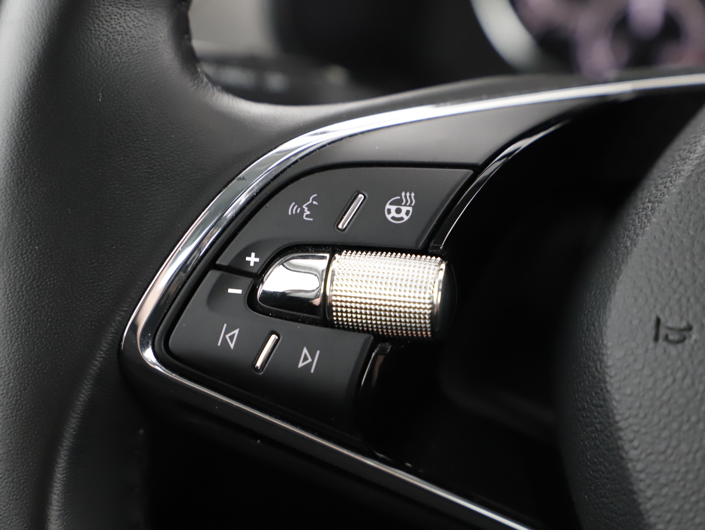 Skoda Kamiq 1.0 TSI Ambition | Bild 12 von 21