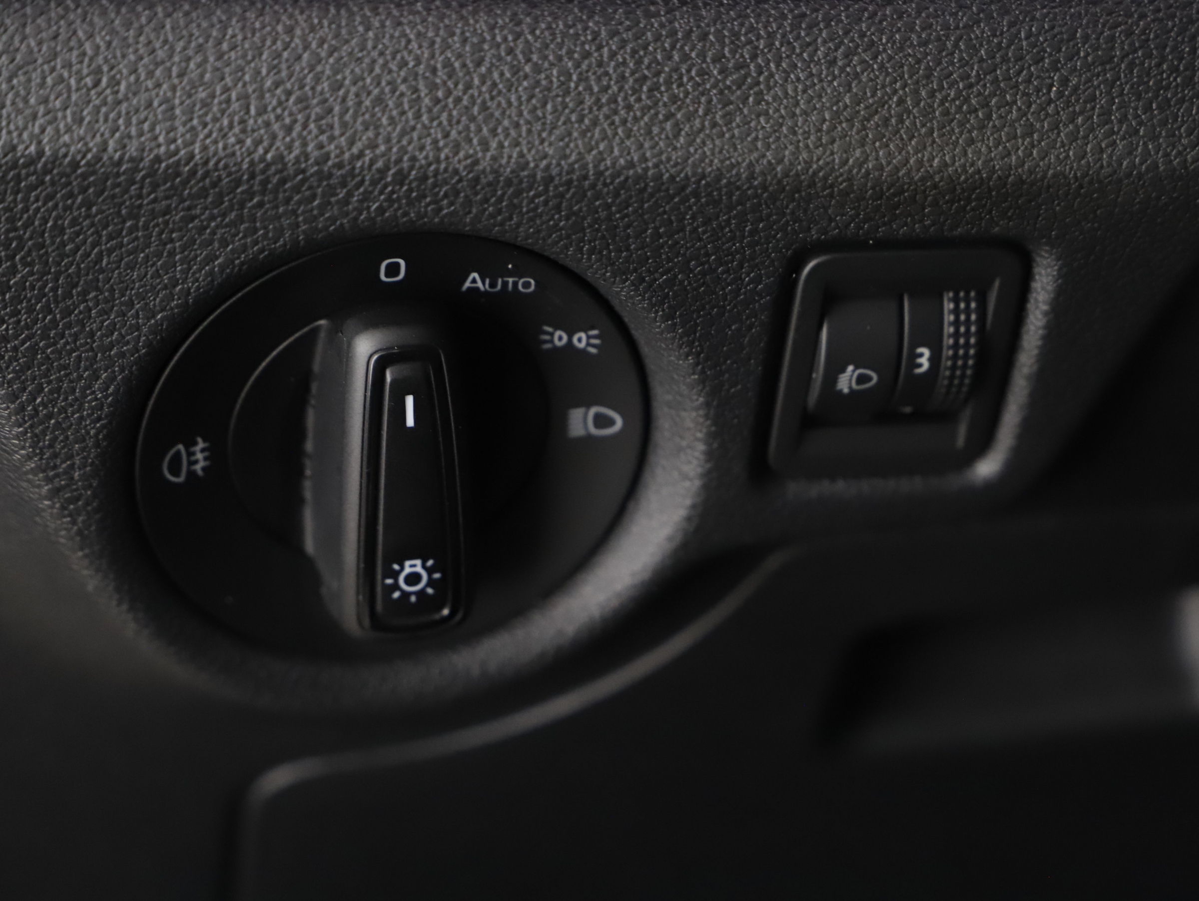 Skoda Kamiq 1.0 TSI Ambition | Bild 14 von 21