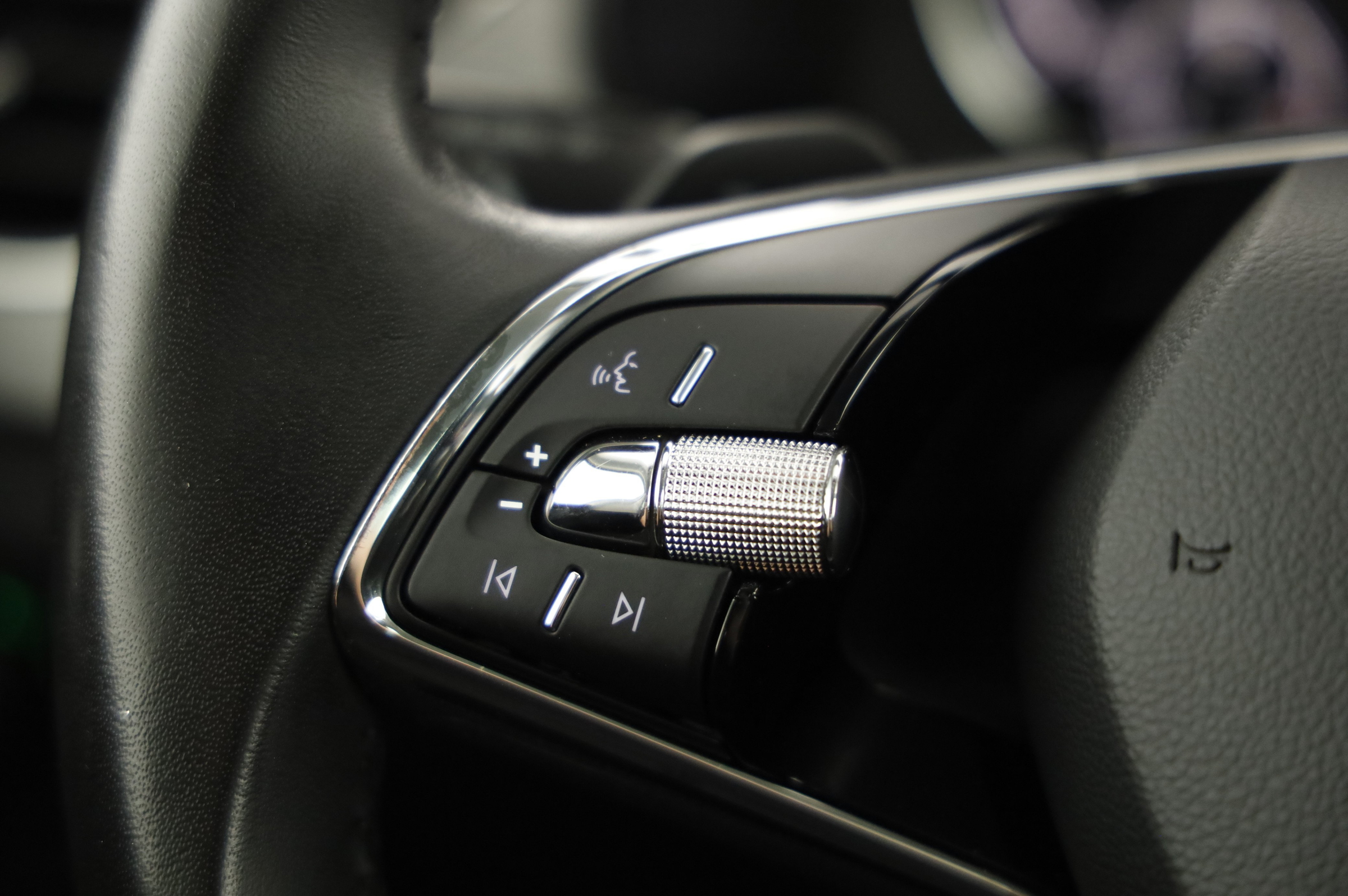 Skoda Kamiq 1.0 TSI Ambition | Bild 12 von 23