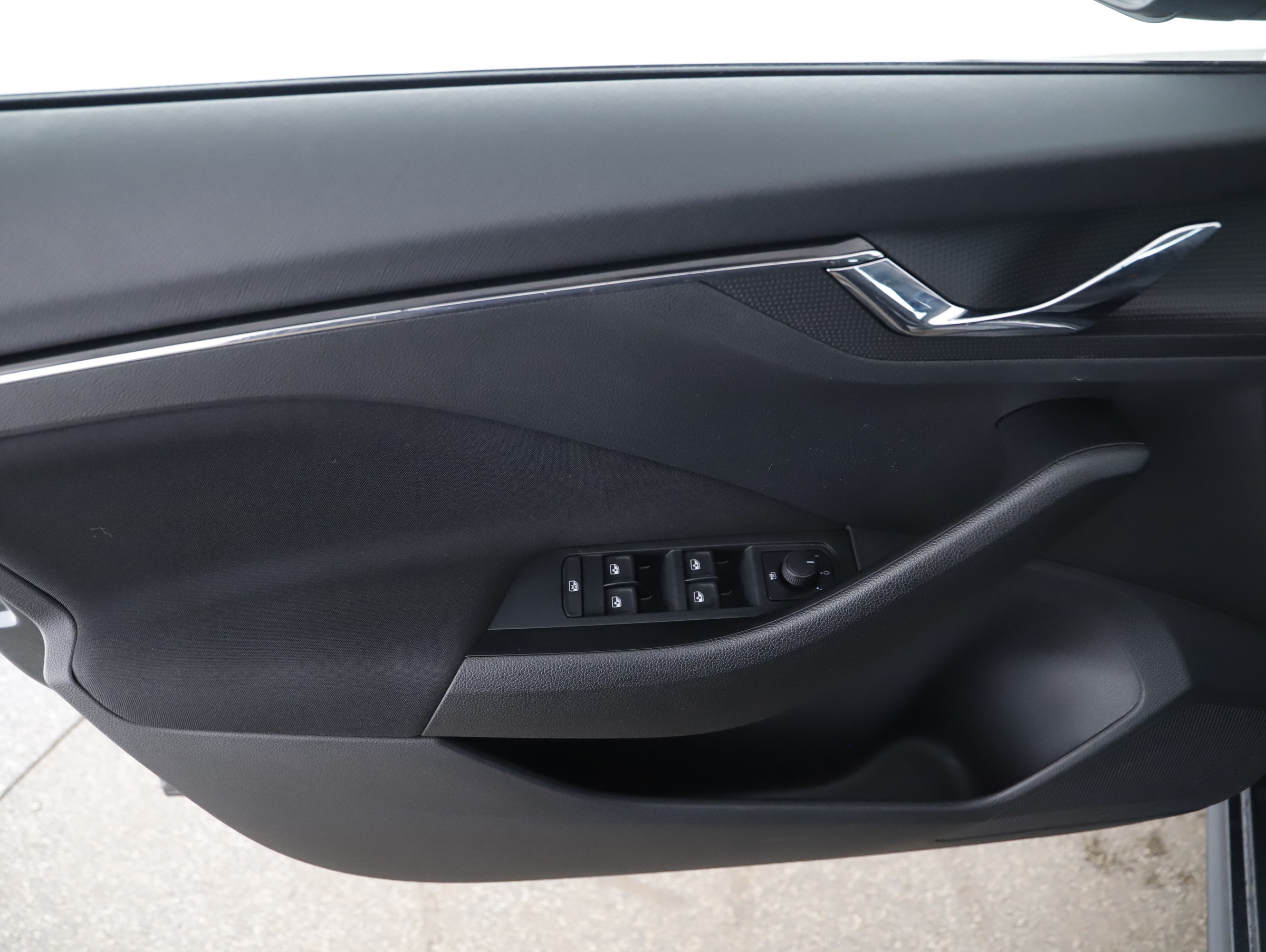 Skoda Kamiq 1.0 TSI Ambition | Bild 4 von 31