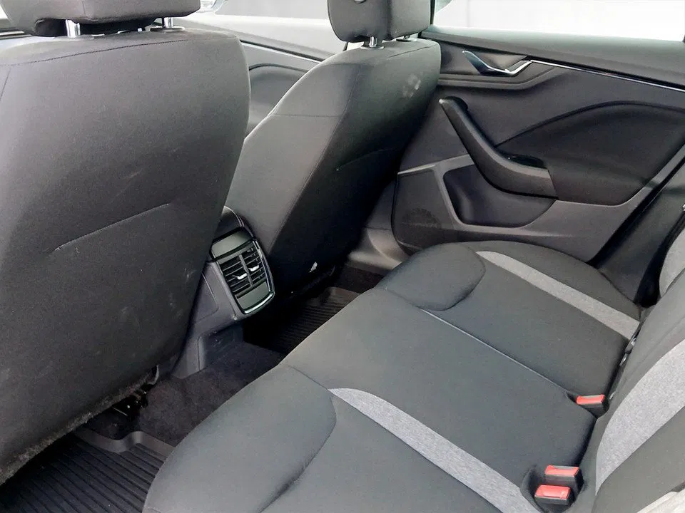 Skoda Kamiq 1.0 TSI SC | Bild 19 von 20
