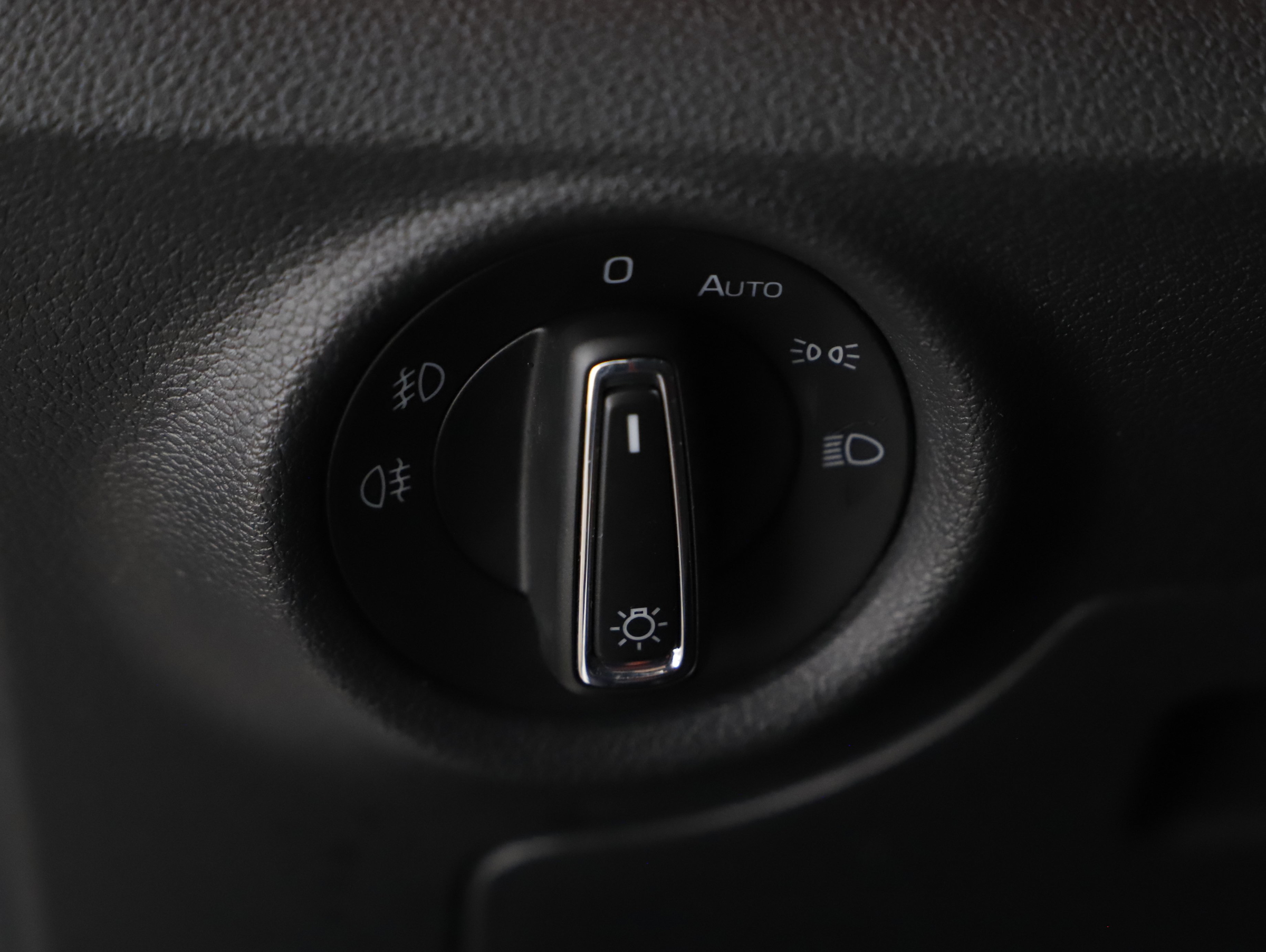 Skoda Kamiq 1.0 TSI Monte Carlo | Bild 13 von 21