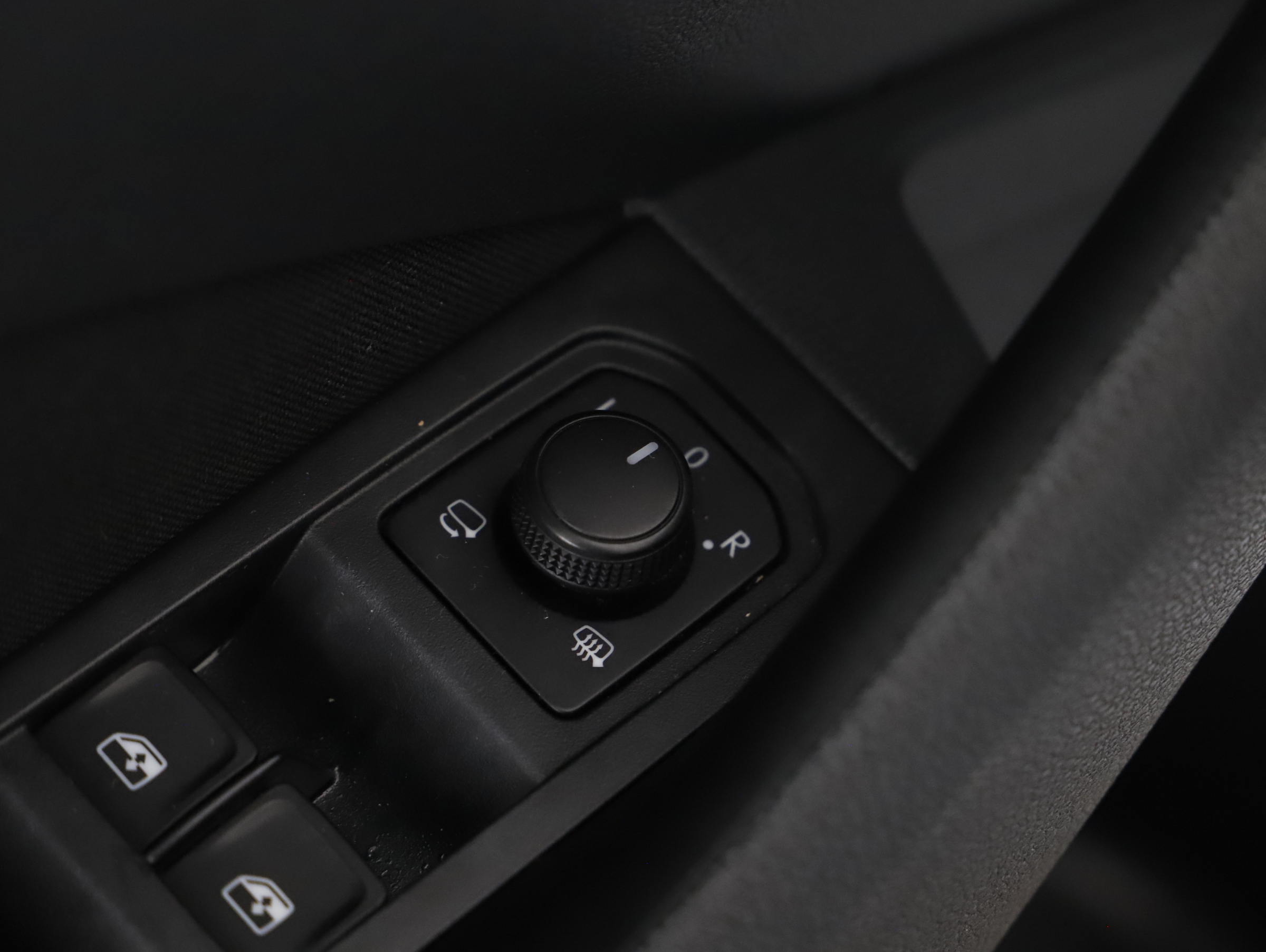 Skoda Kamiq 1.0 TSI Monte Carlo | Bild 15 von 21