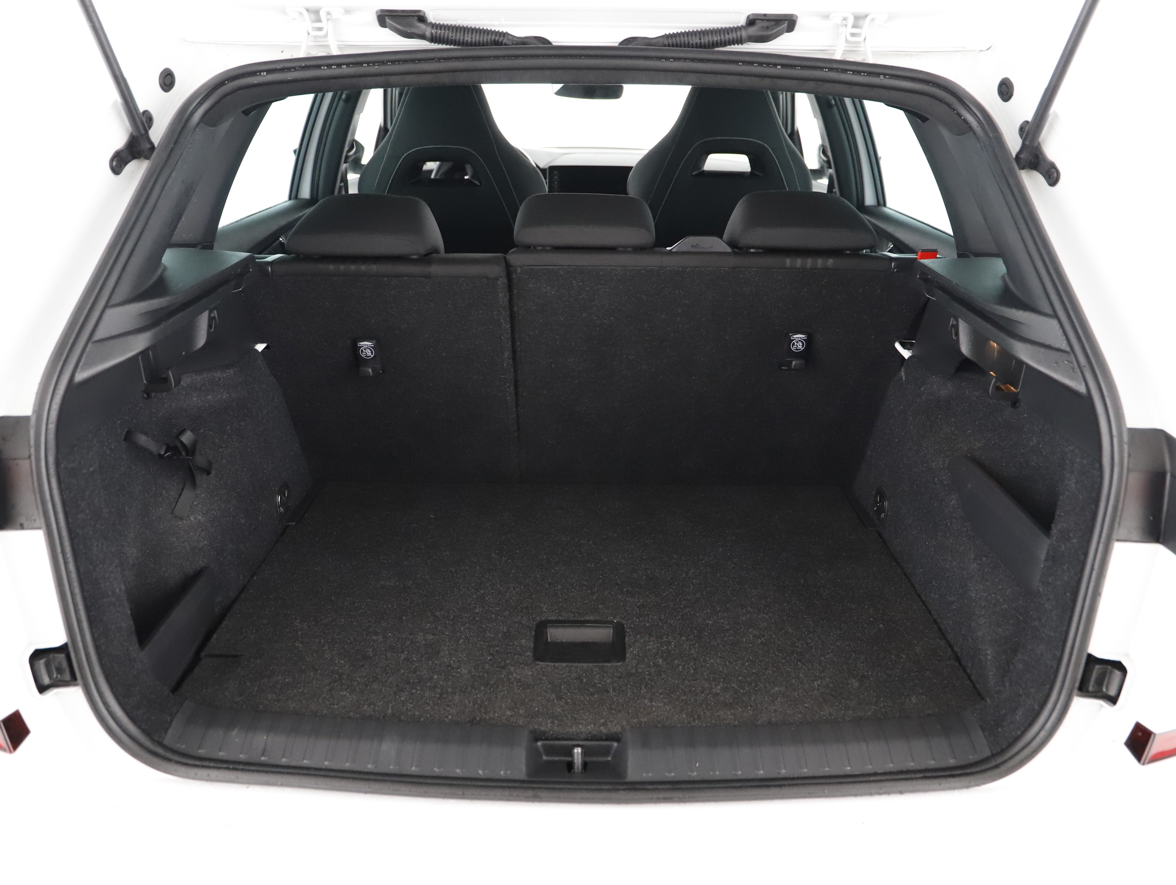 Skoda Kamiq 1.0 TSI Monte Carlo | Bild 16 von 21