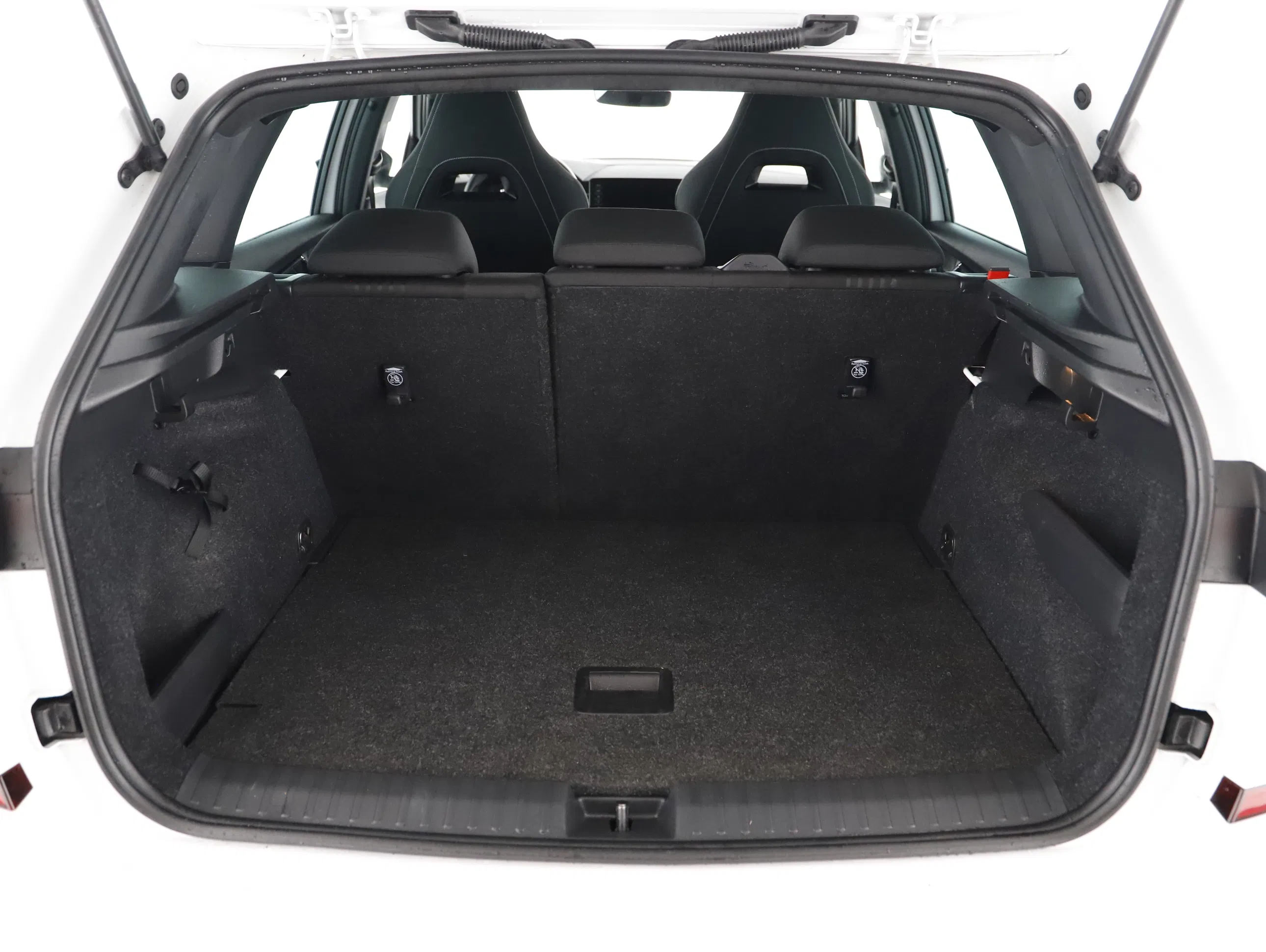 Skoda Kamiq 1.0 TSI Monte Carlo | Bild 16 von 21